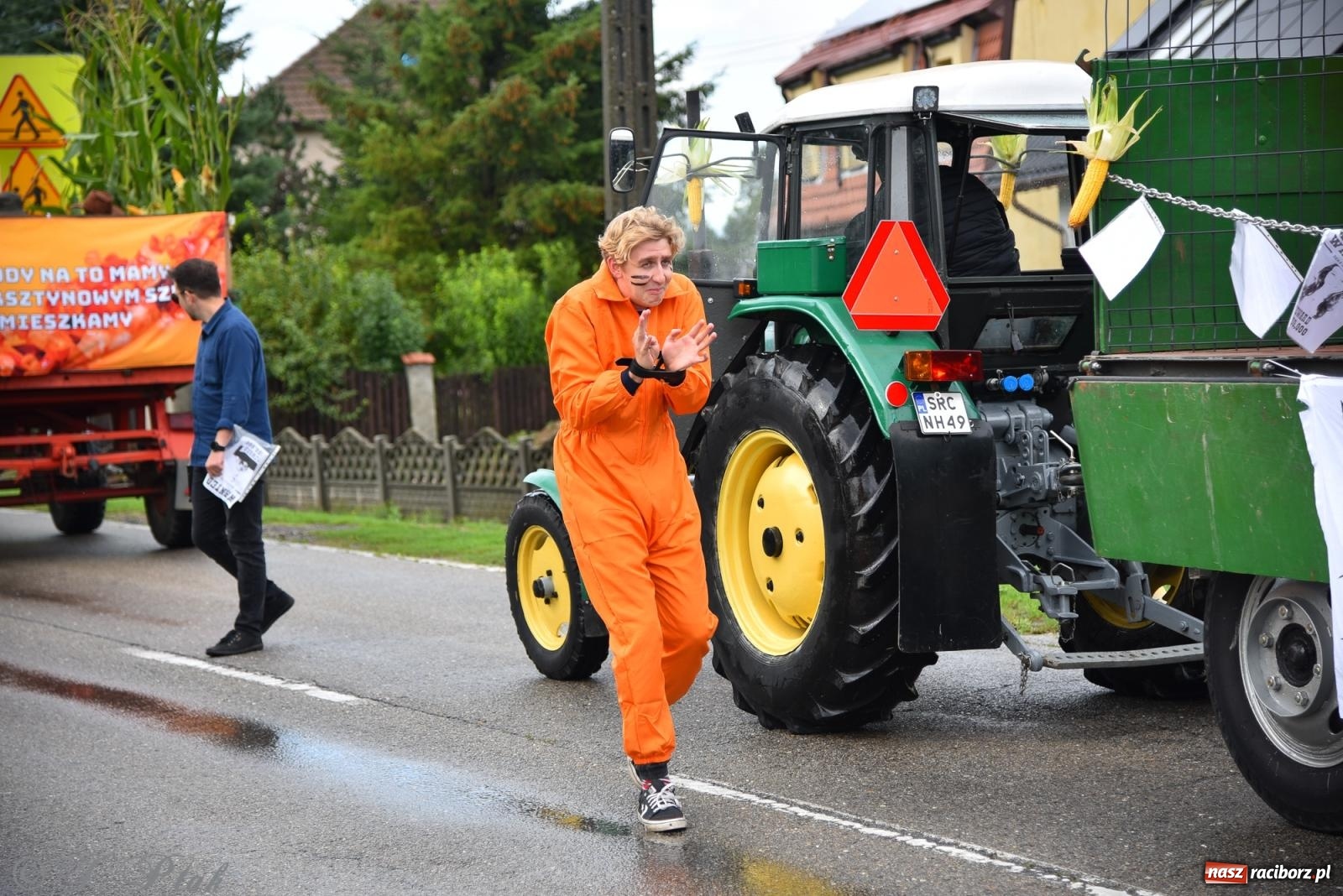 Zdjęcie w galerii na portalu naszraciborz.pl: Samborowice na bursztynowym szlaku. Dożynki 2025 pełne humoru i tradycji [FOTO i WIDEO] wiadomości z regionu