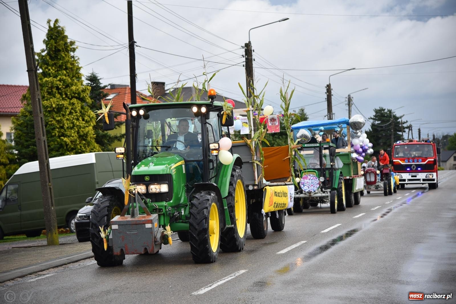 Zdjęcie w galerii na portalu naszraciborz.pl: Samborowice na bursztynowym szlaku. Dożynki 2025 pełne humoru i tradycji [FOTO i WIDEO] wiadomości z regionu