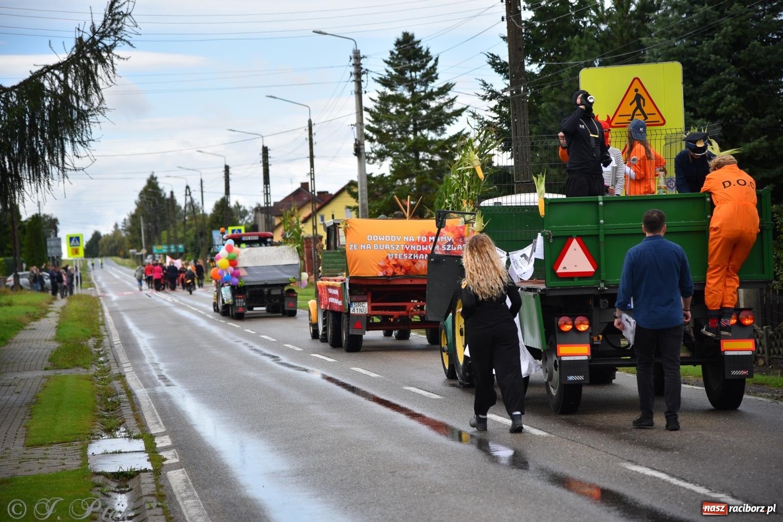 Zdjęcie w galerii na portalu naszraciborz.pl: Samborowice na bursztynowym szlaku. Dożynki 2025 pełne humoru i tradycji [FOTO i WIDEO] wiadomości z regionu