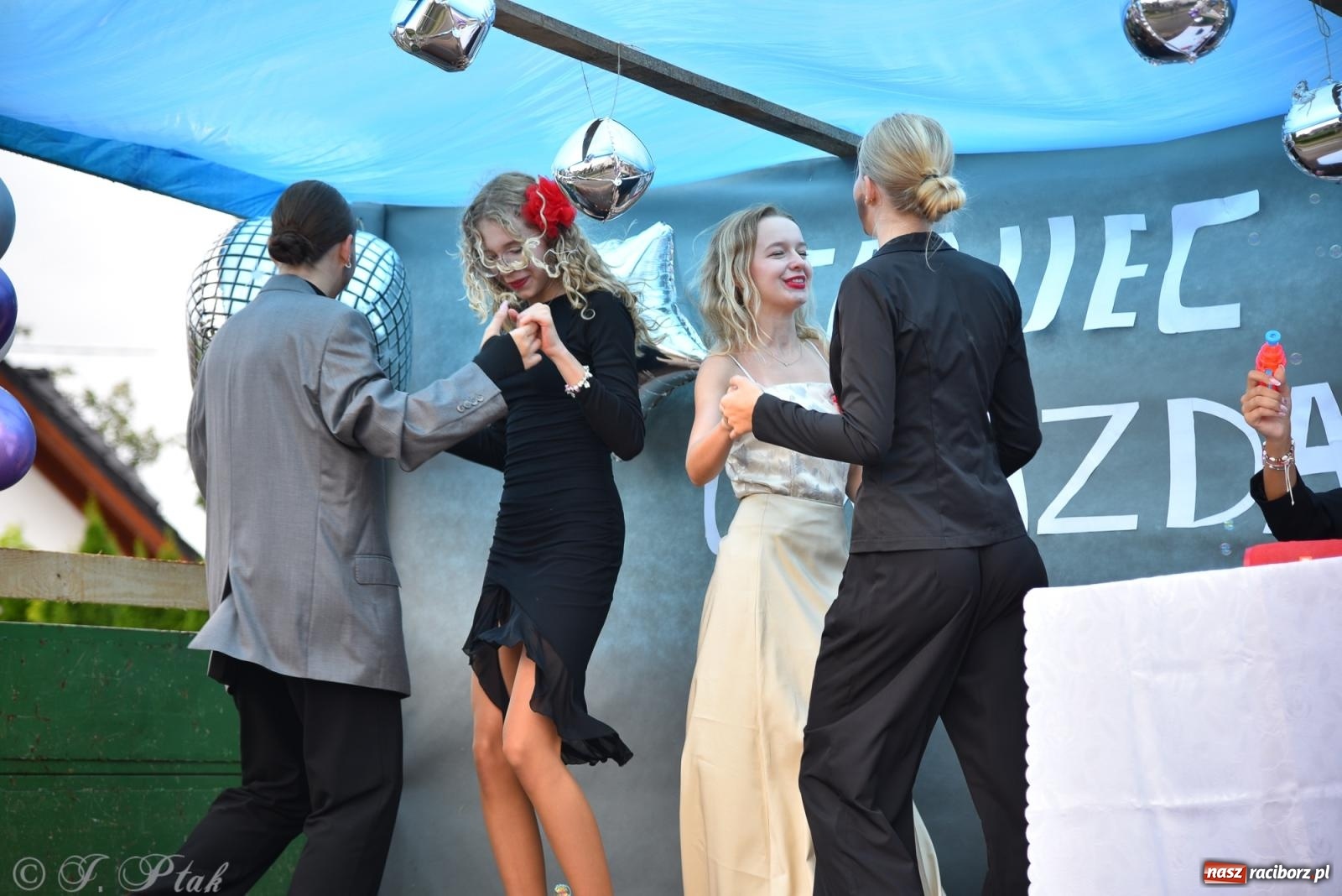 Zdjęcie w galerii na portalu naszraciborz.pl: Samborowice na bursztynowym szlaku. Dożynki 2025 pełne humoru i tradycji [FOTO i WIDEO] wiadomości z regionu