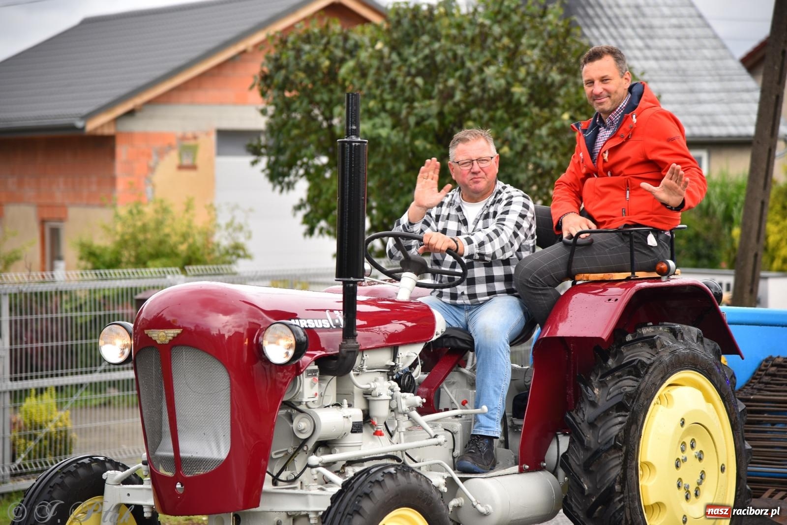 Zdjęcie w galerii na portalu naszraciborz.pl: Samborowice na bursztynowym szlaku. Dożynki 2025 pełne humoru i tradycji [FOTO i WIDEO] wiadomości z regionu