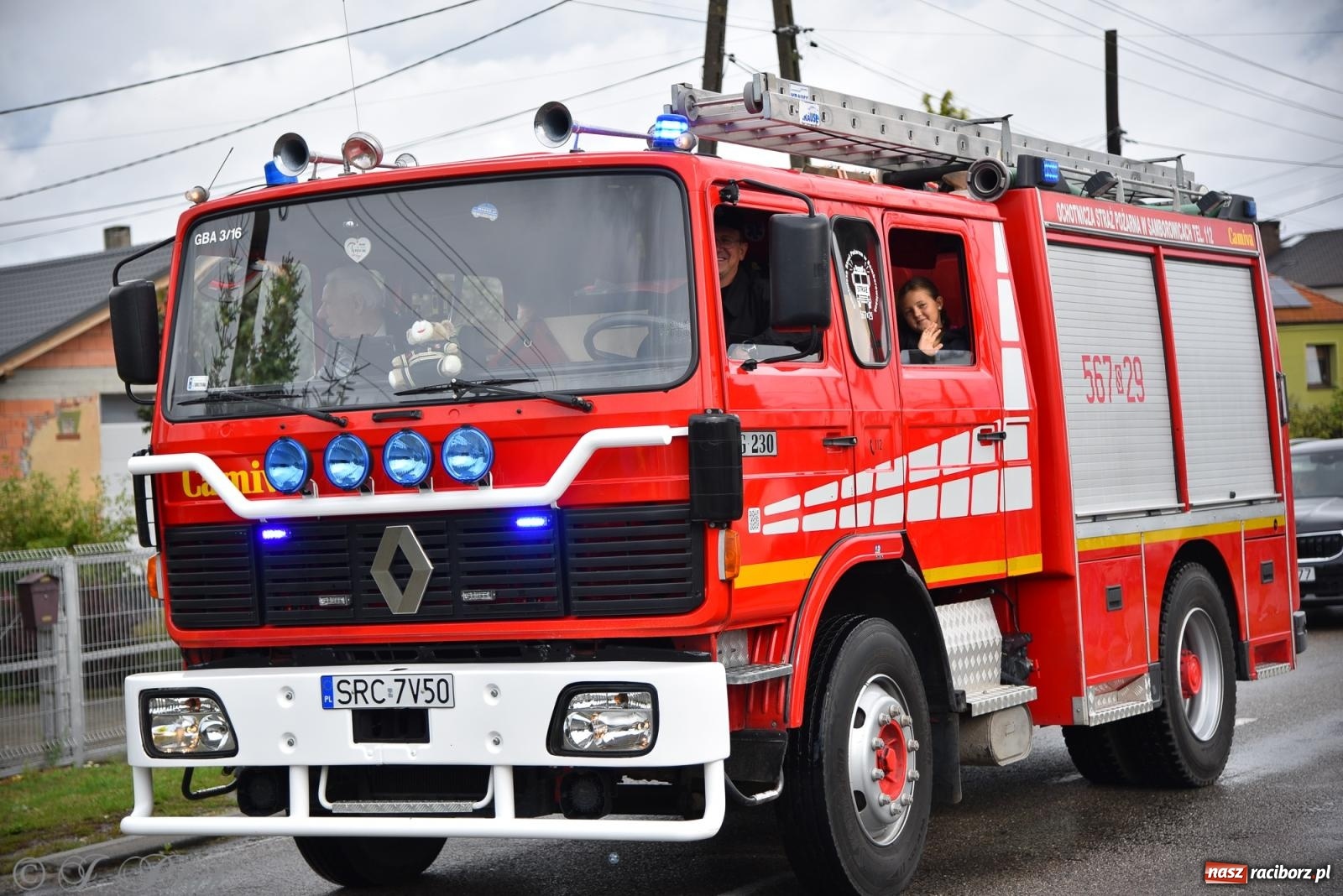 Zdjęcie w galerii na portalu naszraciborz.pl: Samborowice na bursztynowym szlaku. Dożynki 2025 pełne humoru i tradycji [FOTO i WIDEO] wiadomości z regionu