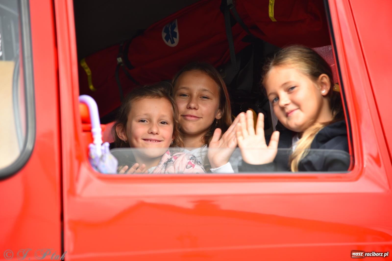 Zdjęcie w galerii na portalu naszraciborz.pl: Samborowice na bursztynowym szlaku. Dożynki 2025 pełne humoru i tradycji [FOTO i WIDEO] wiadomości z regionu