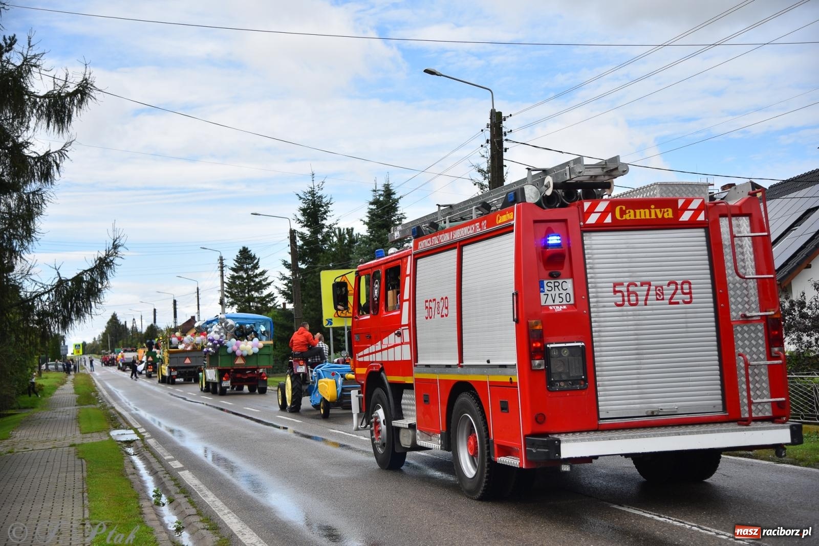 Zdjęcie w galerii na portalu naszraciborz.pl: Samborowice na bursztynowym szlaku. Dożynki 2025 pełne humoru i tradycji [FOTO i WIDEO] wiadomości z regionu