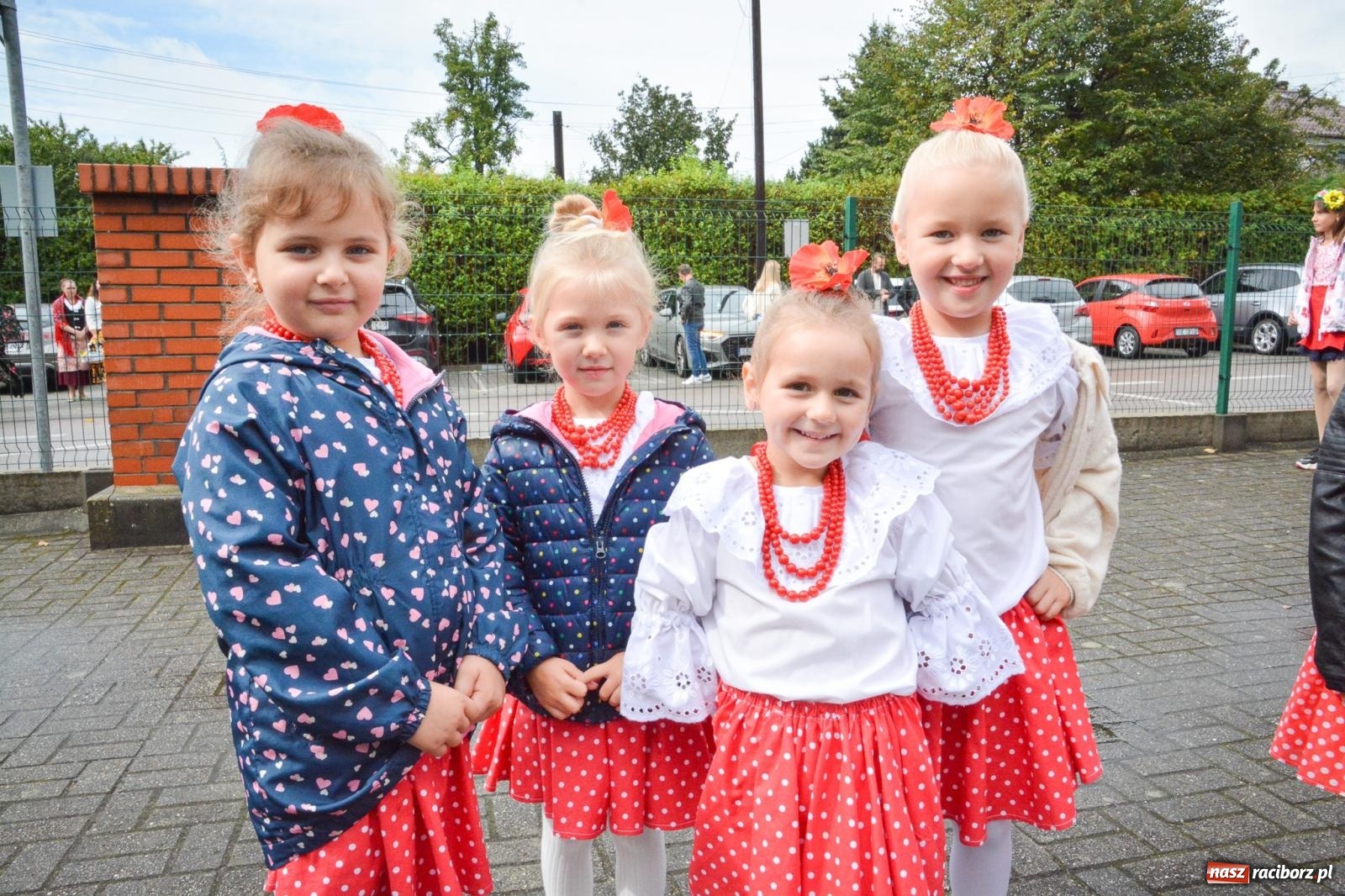 Zdjęcie w galerii na portalu naszraciborz.pl: Bieńkowice świętują plony. Dożynkowy korowód z tradycją i młodzieżą [FOTO i WIDEO] wiadomości z regionu
