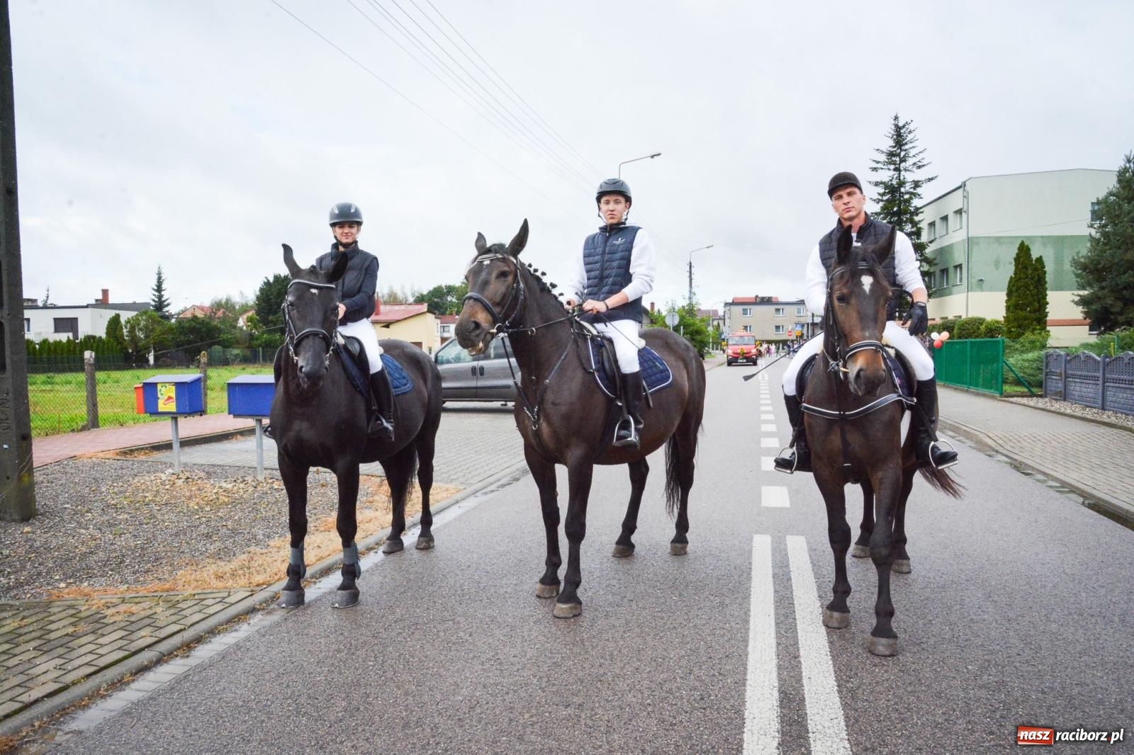 Zdjęcie w galerii na portalu naszraciborz.pl: Bieńkowice świętują plony. Dożynkowy korowód z tradycją i młodzieżą [FOTO i WIDEO] wiadomości z regionu
