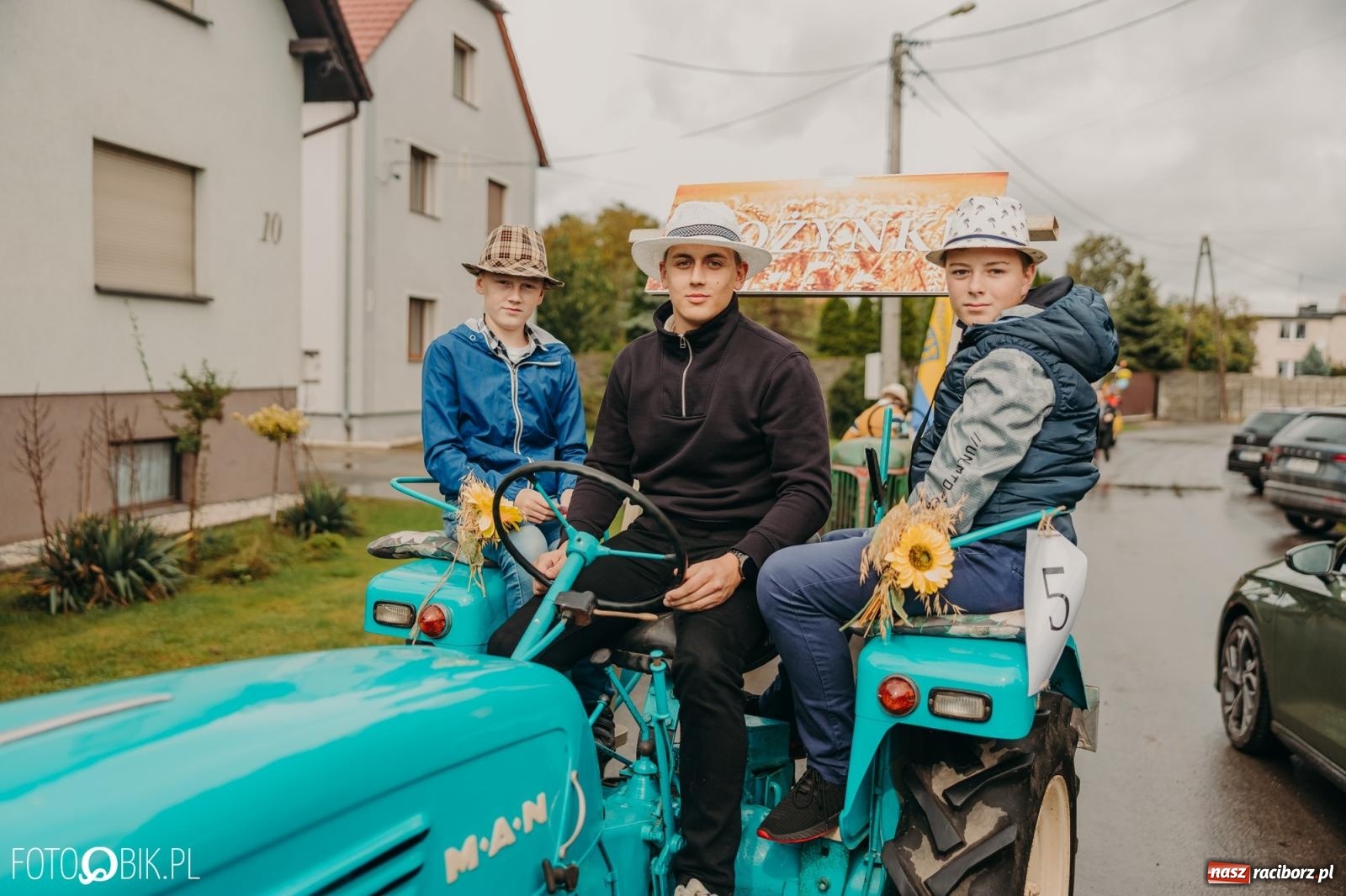 Zdjęcie w galerii na portalu naszraciborz.pl: Gamów zachwyca starą motoryzacją podczas dożynek [FOTO i WIDEO] wiadomości z regionu