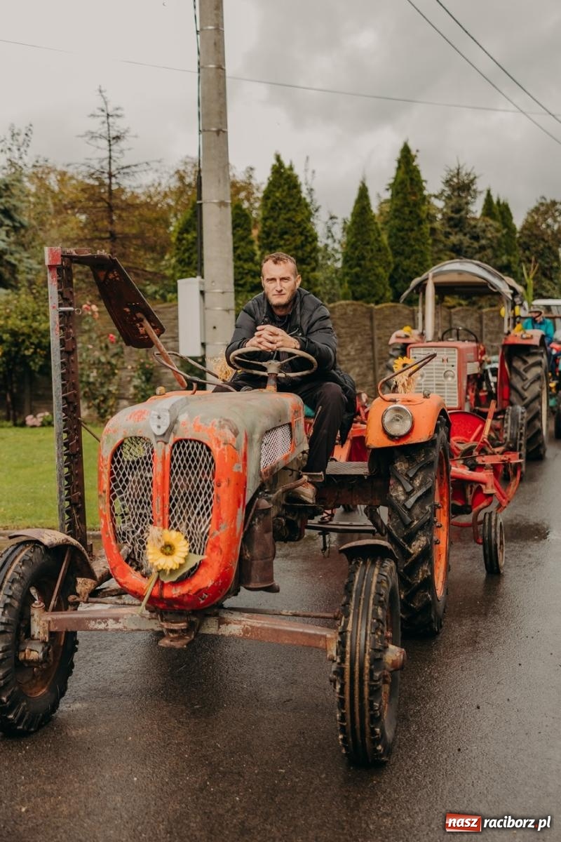 Zdjęcie w galerii na portalu naszraciborz.pl: Gamów zachwyca starą motoryzacją podczas dożynek [FOTO i WIDEO] wiadomości z regionu