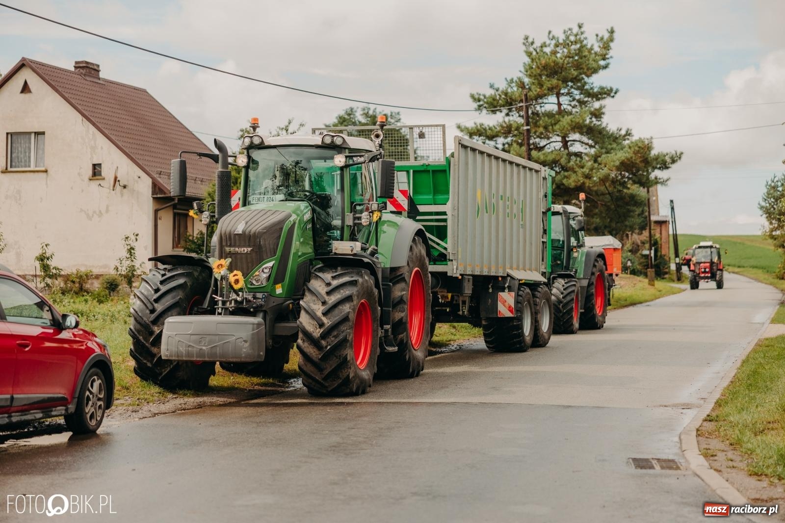 Zdjęcie w galerii na portalu naszraciborz.pl: Gamów zachwyca starą motoryzacją podczas dożynek [FOTO i WIDEO] wiadomości z regionu