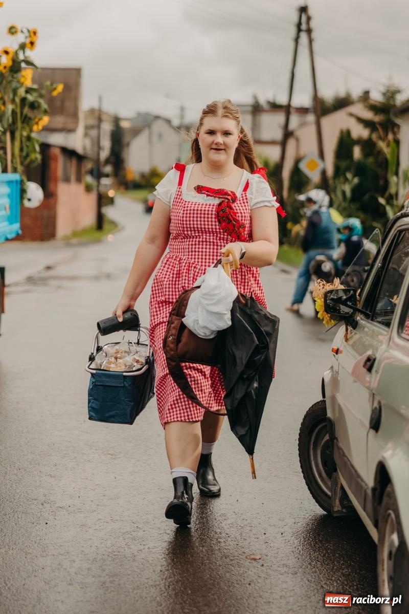 Zdjęcie w galerii na portalu naszraciborz.pl: Gamów zachwyca starą motoryzacją podczas dożynek [FOTO i WIDEO] wiadomości z regionu