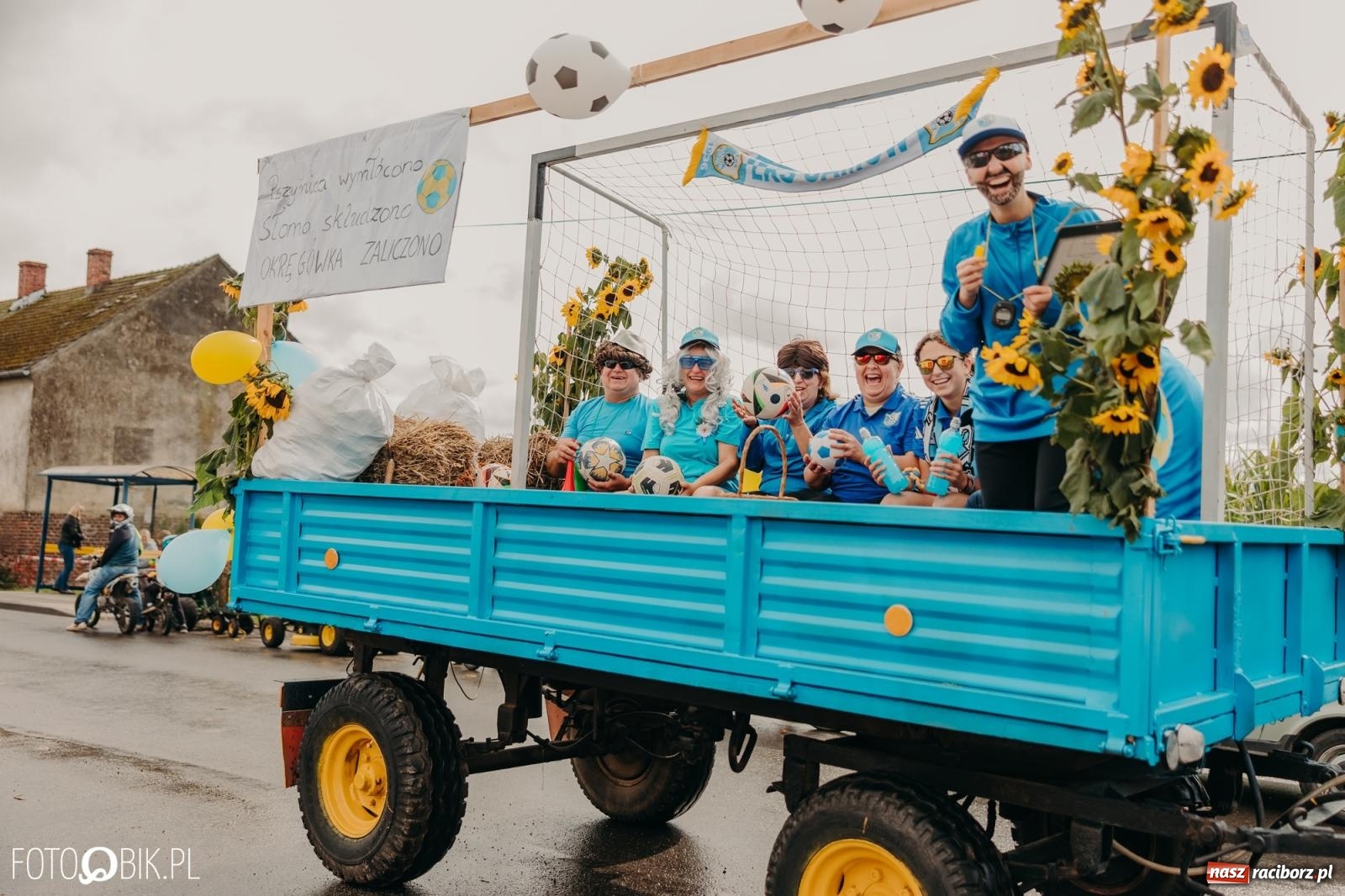 Zdjęcie w galerii na portalu naszraciborz.pl: Gamów zachwyca starą motoryzacją podczas dożynek [FOTO i WIDEO] wiadomości z regionu
