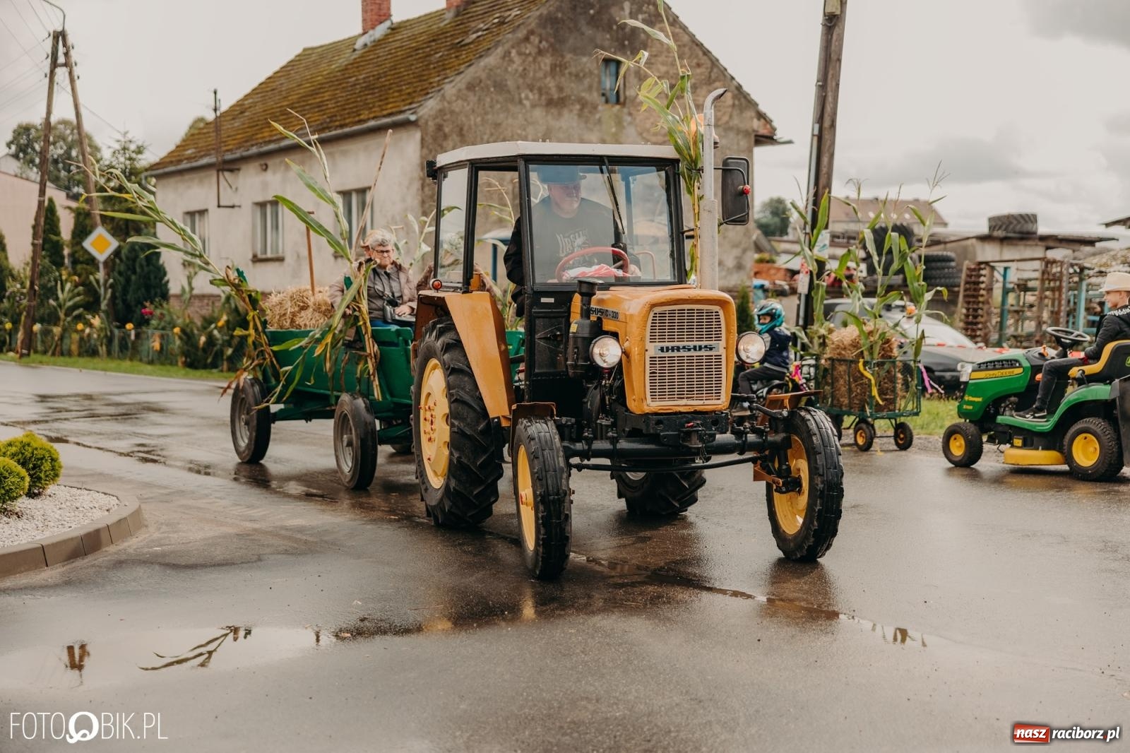 Zdjęcie w galerii na portalu naszraciborz.pl: Gamów zachwyca starą motoryzacją podczas dożynek [FOTO i WIDEO] wiadomości z regionu