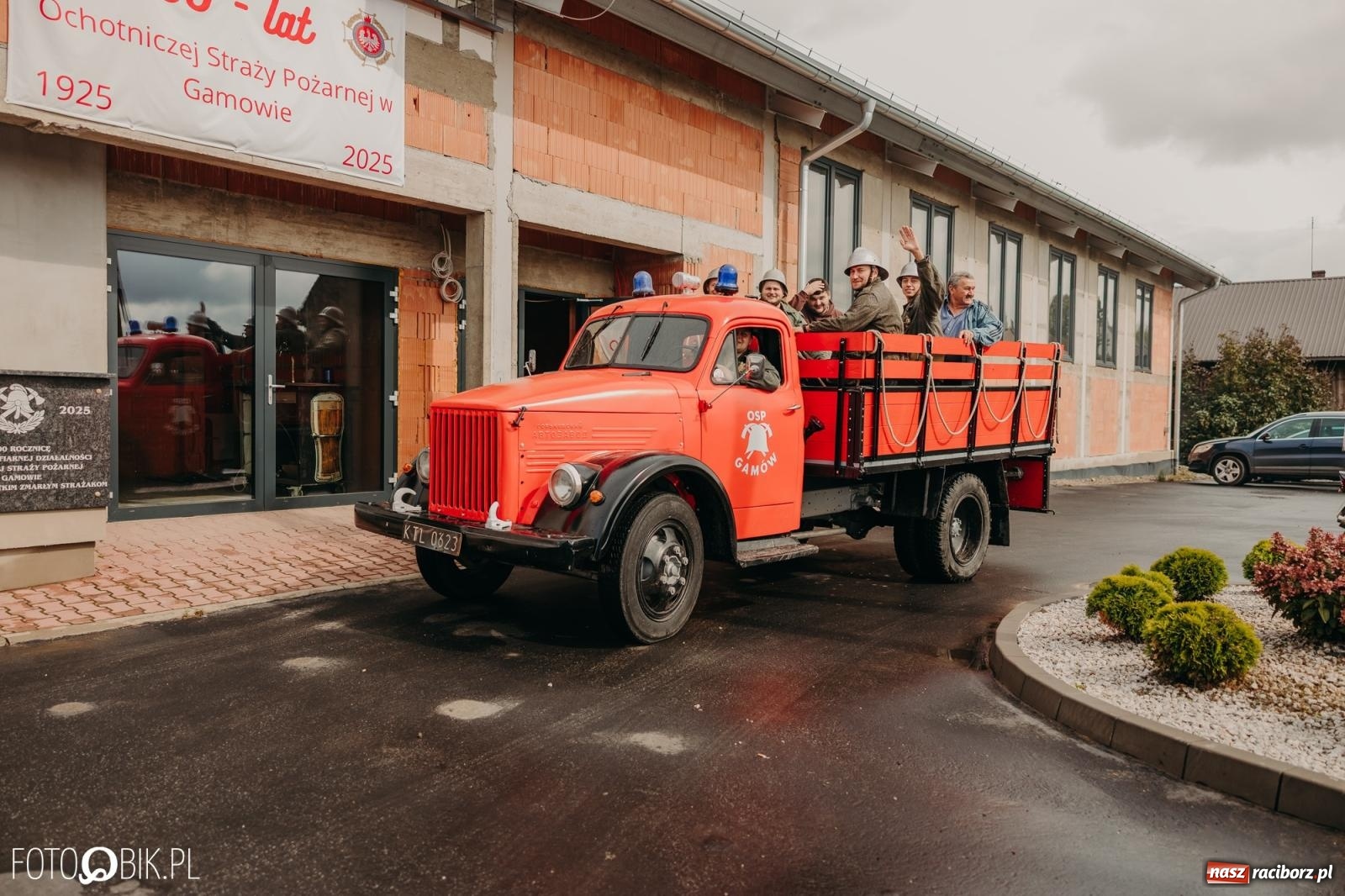 Zdjęcie w galerii na portalu naszraciborz.pl: Gamów zachwyca starą motoryzacją podczas dożynek [FOTO i WIDEO] wiadomości z regionu