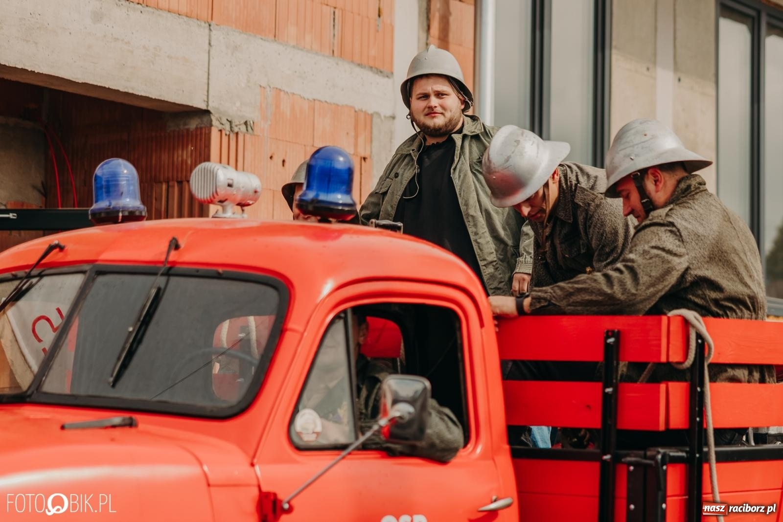 Zdjęcie w galerii na portalu naszraciborz.pl: Gamów zachwyca starą motoryzacją podczas dożynek [FOTO i WIDEO] wiadomości z regionu
