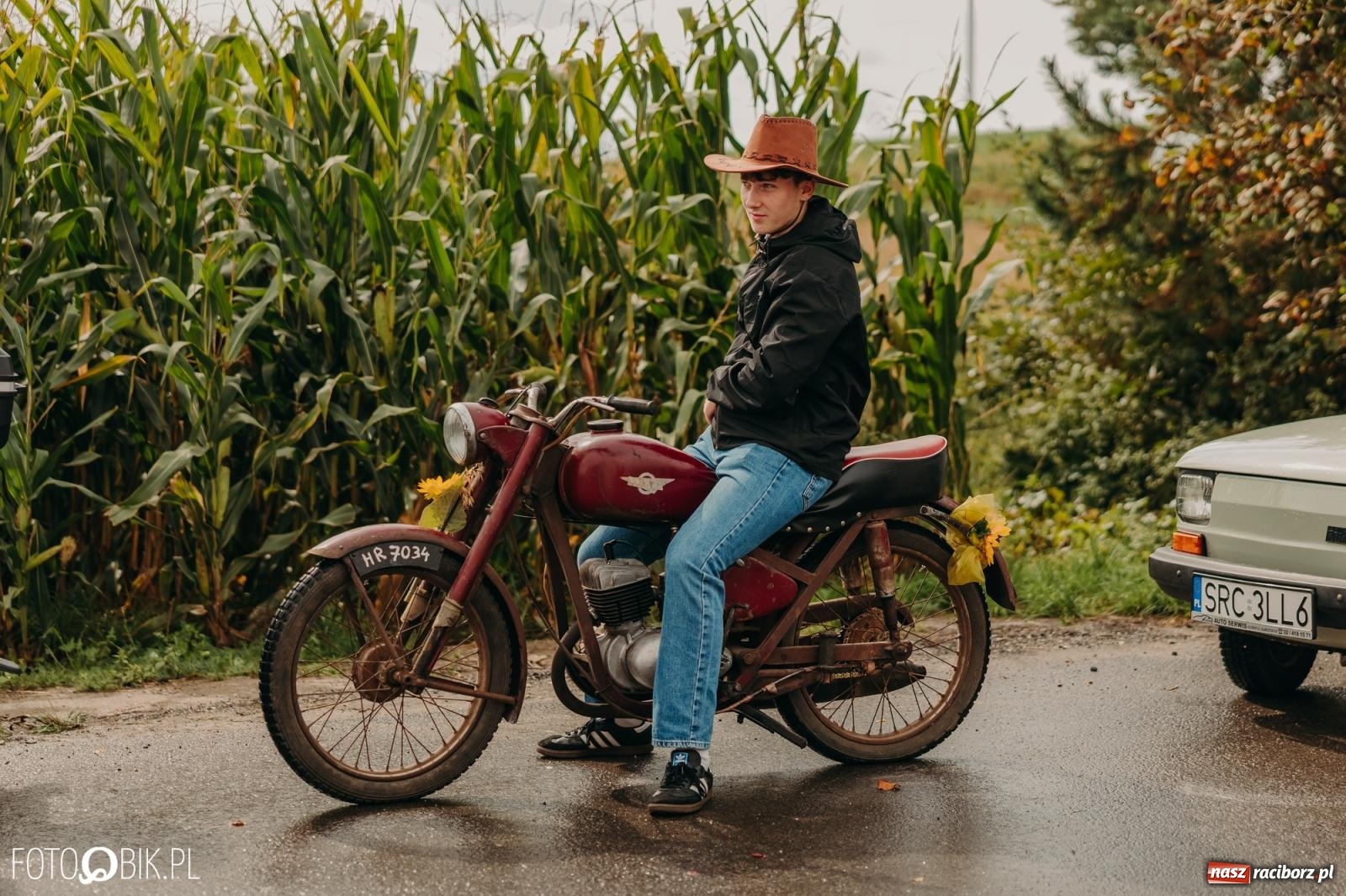 Zdjęcie w galerii na portalu naszraciborz.pl: Gamów zachwyca starą motoryzacją podczas dożynek [FOTO i WIDEO] wiadomości z regionu