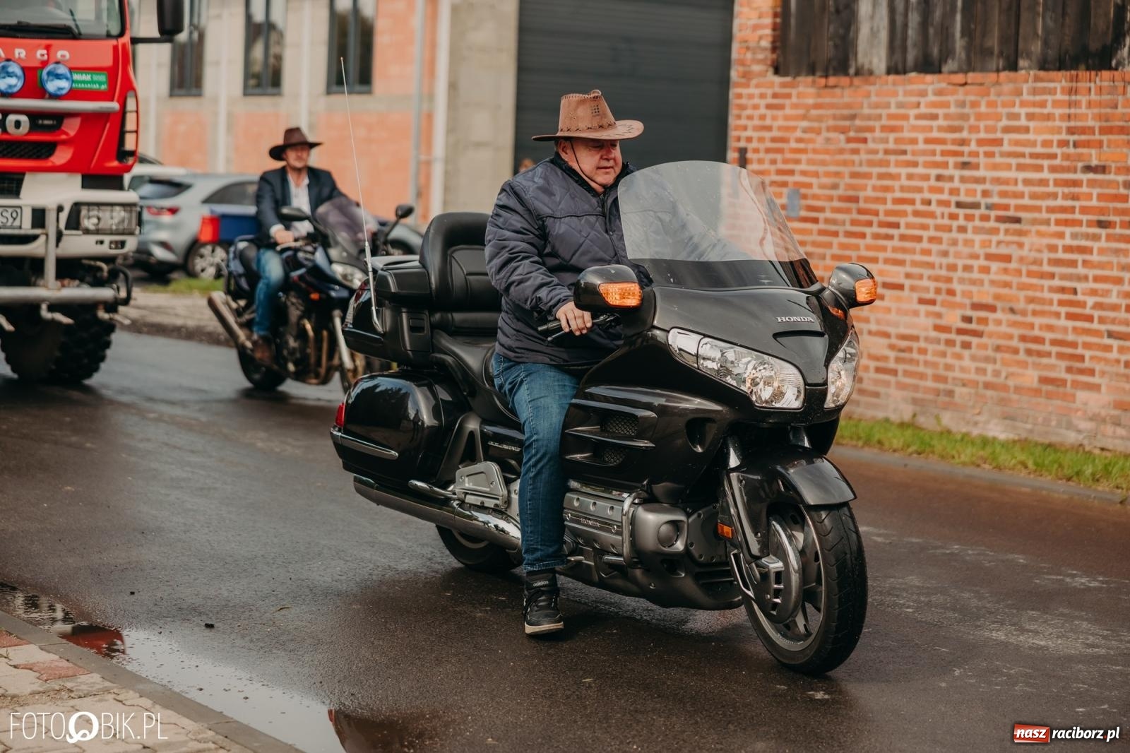 Zdjęcie w galerii na portalu naszraciborz.pl: Gamów zachwyca starą motoryzacją podczas dożynek [FOTO i WIDEO] wiadomości z regionu