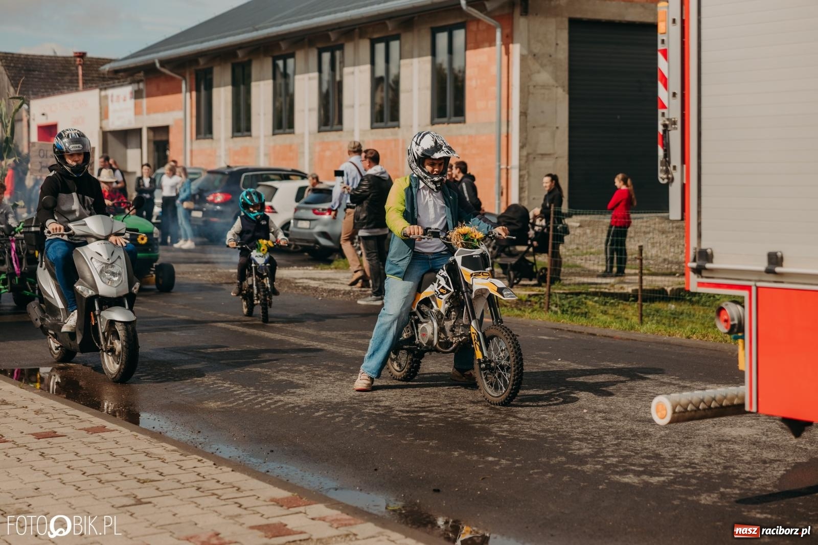 Zdjęcie w galerii na portalu naszraciborz.pl: Gamów zachwyca starą motoryzacją podczas dożynek [FOTO i WIDEO] wiadomości z regionu