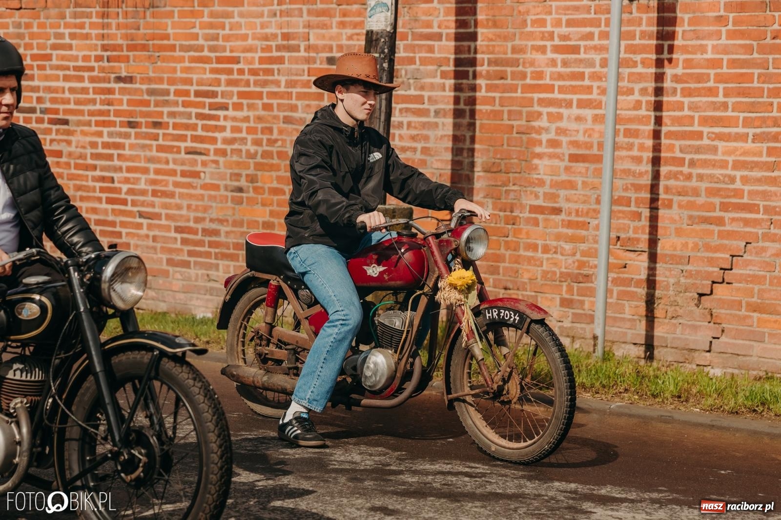Zdjęcie w galerii na portalu naszraciborz.pl: Gamów zachwyca starą motoryzacją podczas dożynek [FOTO i WIDEO] wiadomości z regionu