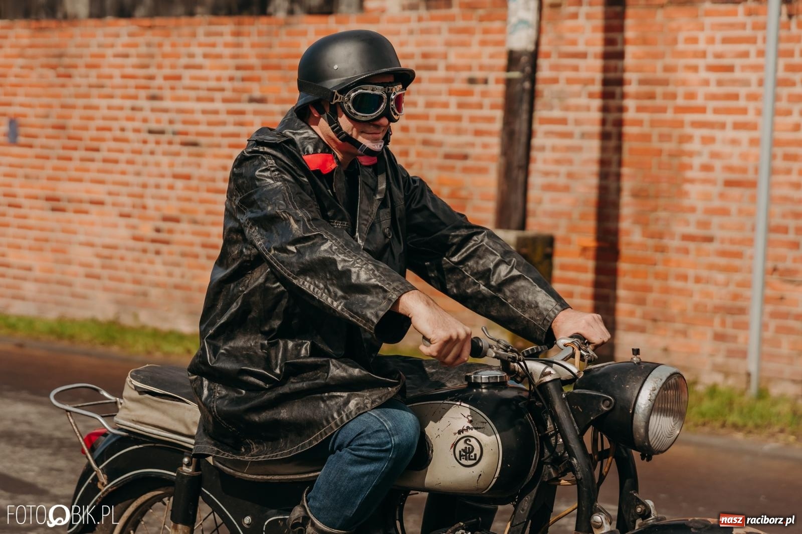 Zdjęcie w galerii na portalu naszraciborz.pl: Gamów zachwyca starą motoryzacją podczas dożynek [FOTO i WIDEO] wiadomości z regionu