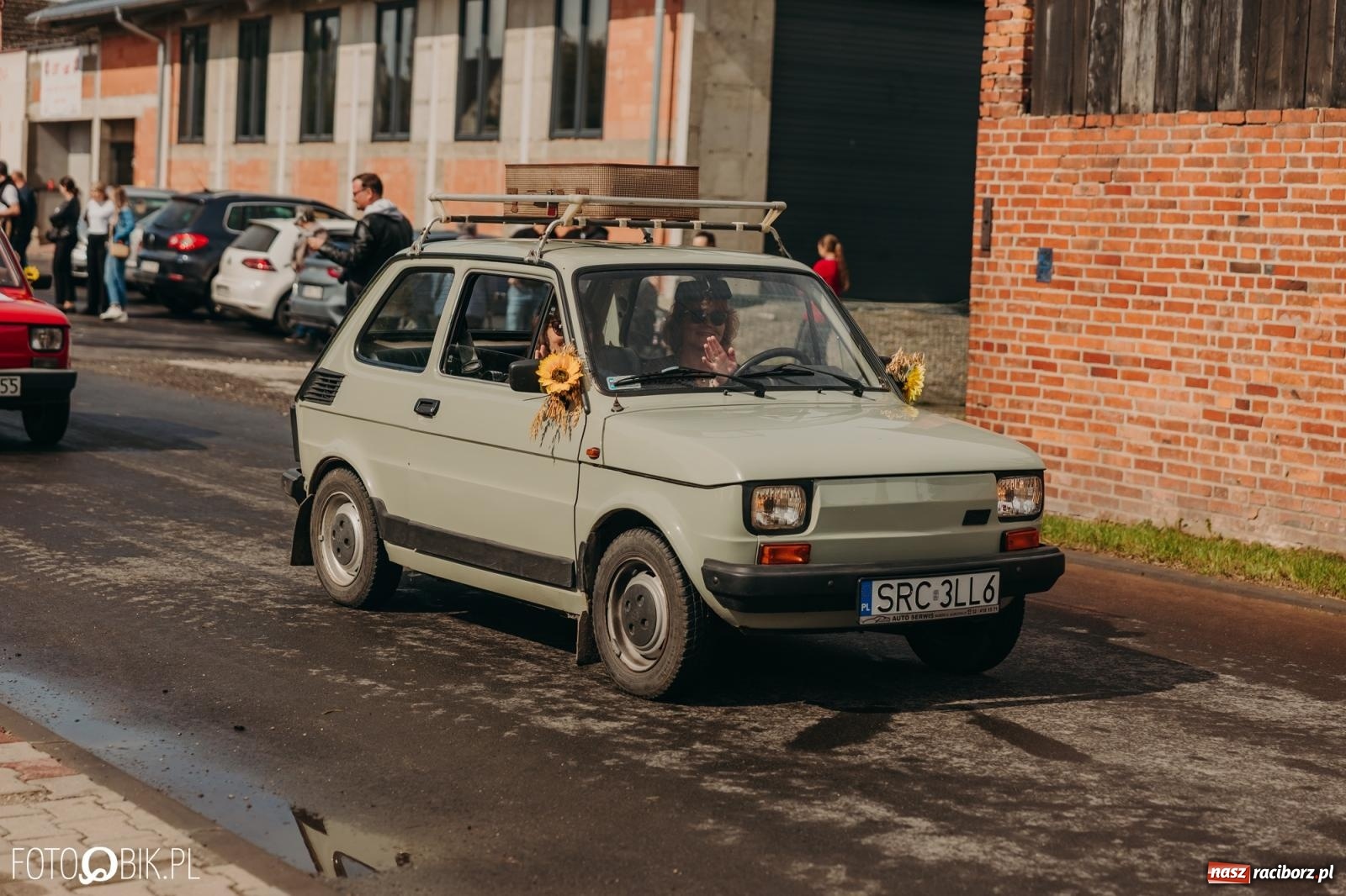 Zdjęcie w galerii na portalu naszraciborz.pl: Gamów zachwyca starą motoryzacją podczas dożynek [FOTO i WIDEO] wiadomości z regionu