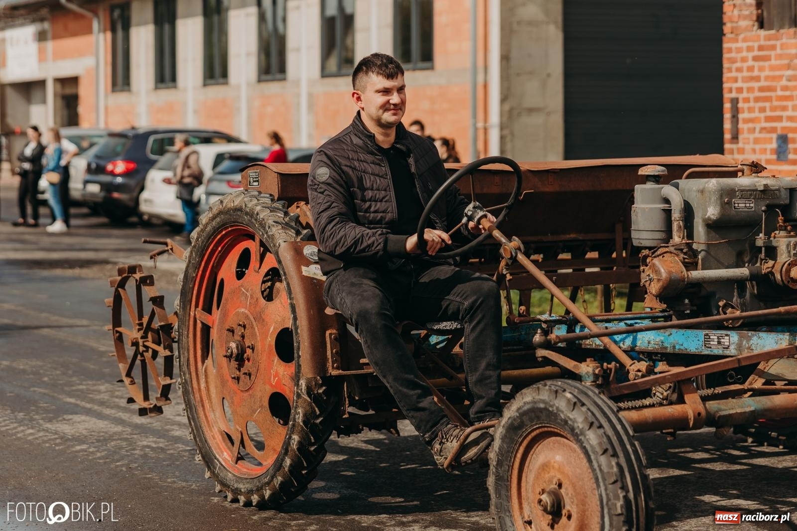 Zdjęcie w galerii na portalu naszraciborz.pl: Gamów zachwyca starą motoryzacją podczas dożynek [FOTO i WIDEO] wiadomości z regionu