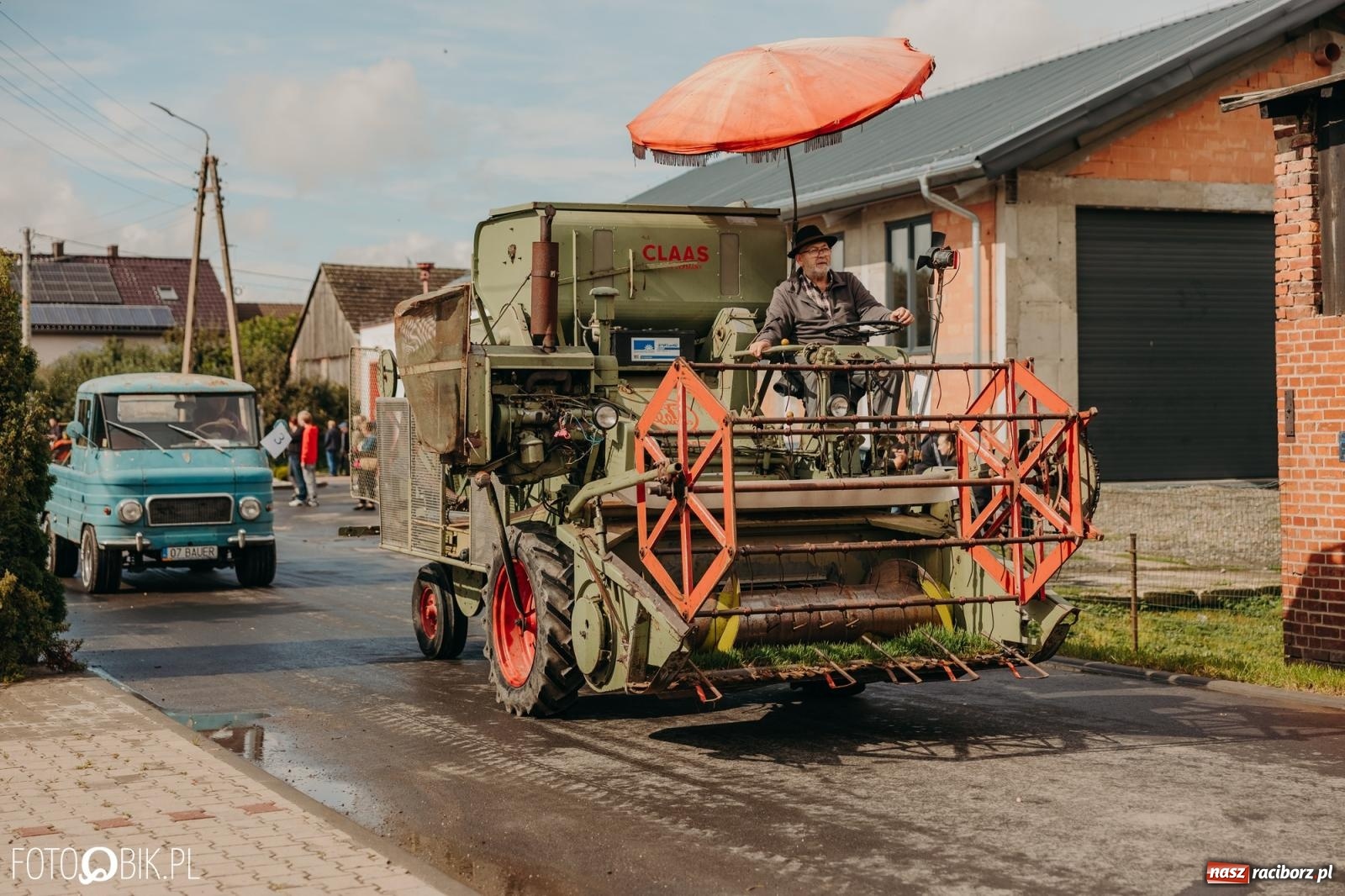 Zdjęcie w galerii na portalu naszraciborz.pl: Gamów zachwyca starą motoryzacją podczas dożynek [FOTO i WIDEO] wiadomości z regionu