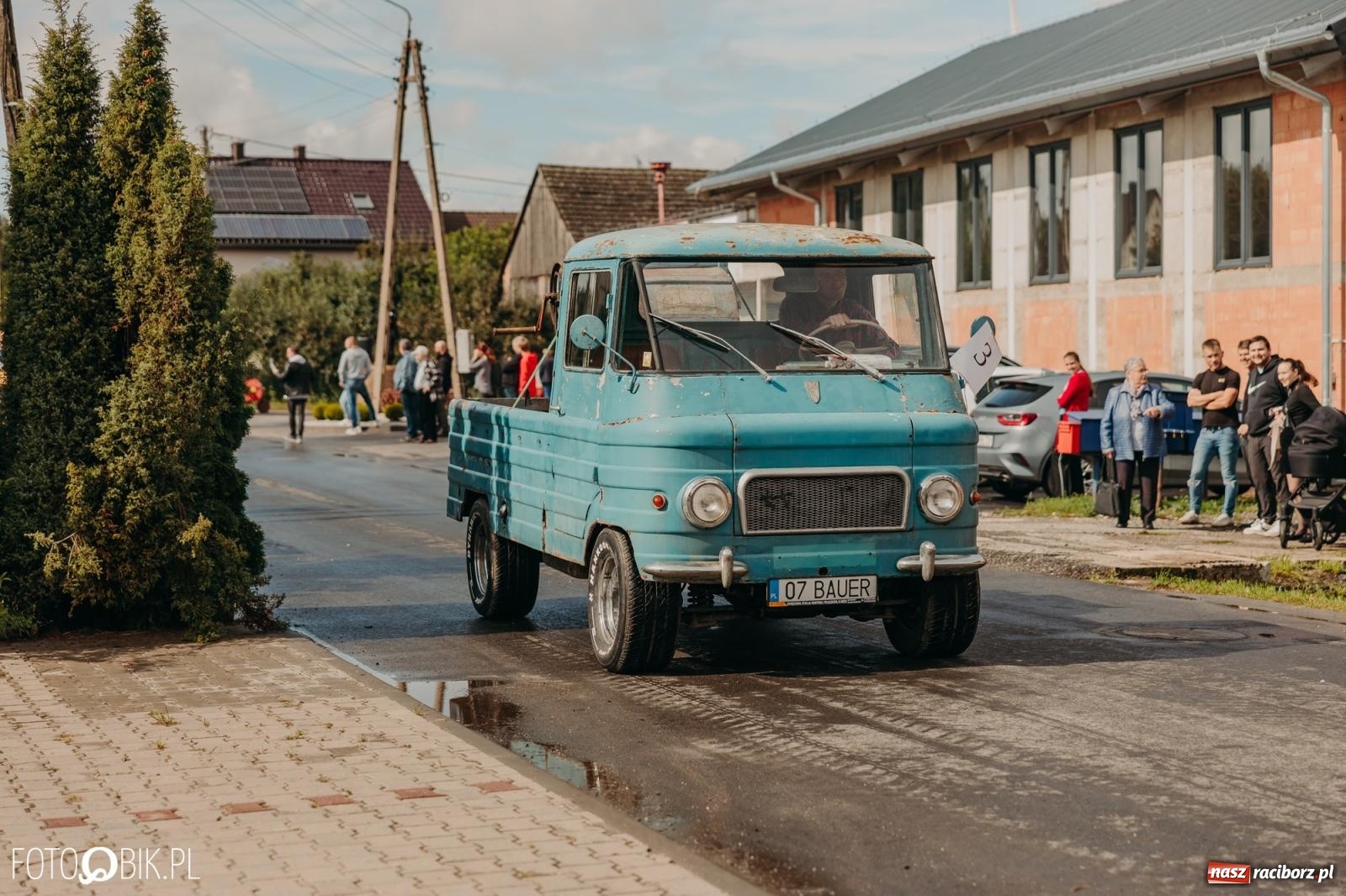 Zdjęcie w galerii na portalu naszraciborz.pl: Gamów zachwyca starą motoryzacją podczas dożynek [FOTO i WIDEO] wiadomości z regionu