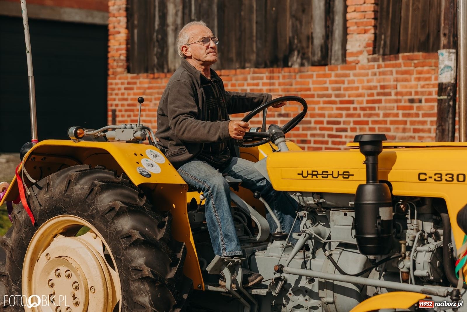 Zdjęcie w galerii na portalu naszraciborz.pl: Gamów zachwyca starą motoryzacją podczas dożynek [FOTO i WIDEO] wiadomości z regionu