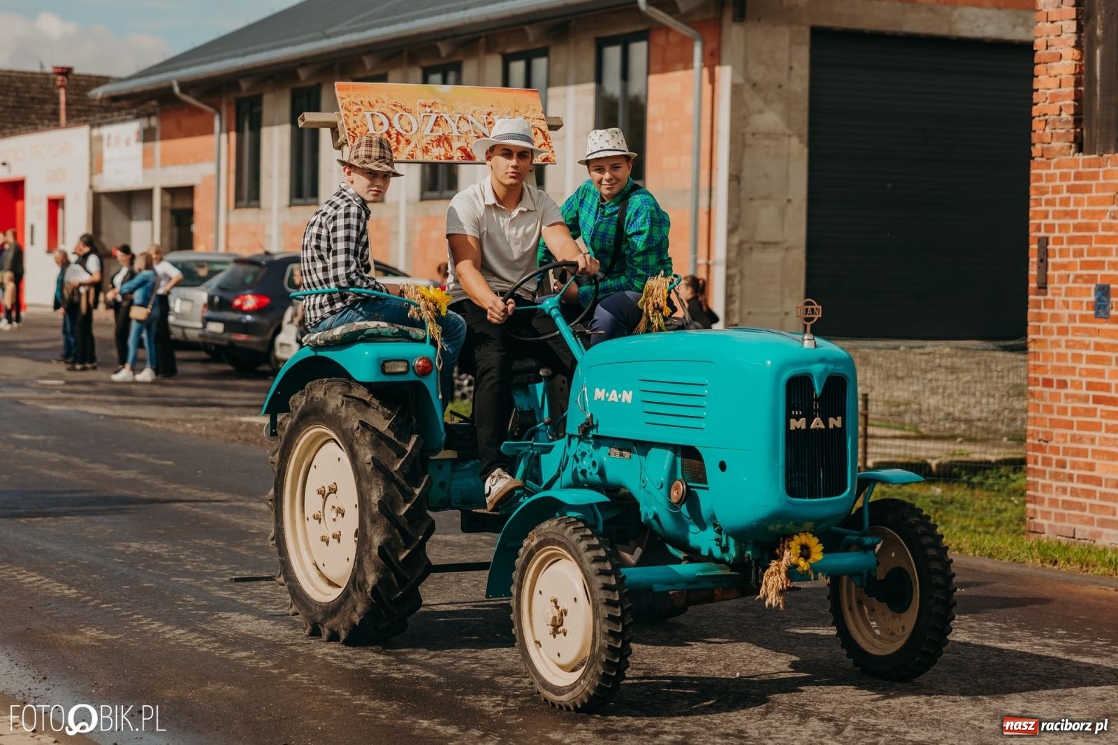 Zdjęcie w galerii na portalu naszraciborz.pl: Gamów zachwyca starą motoryzacją podczas dożynek [FOTO i WIDEO] wiadomości z regionu