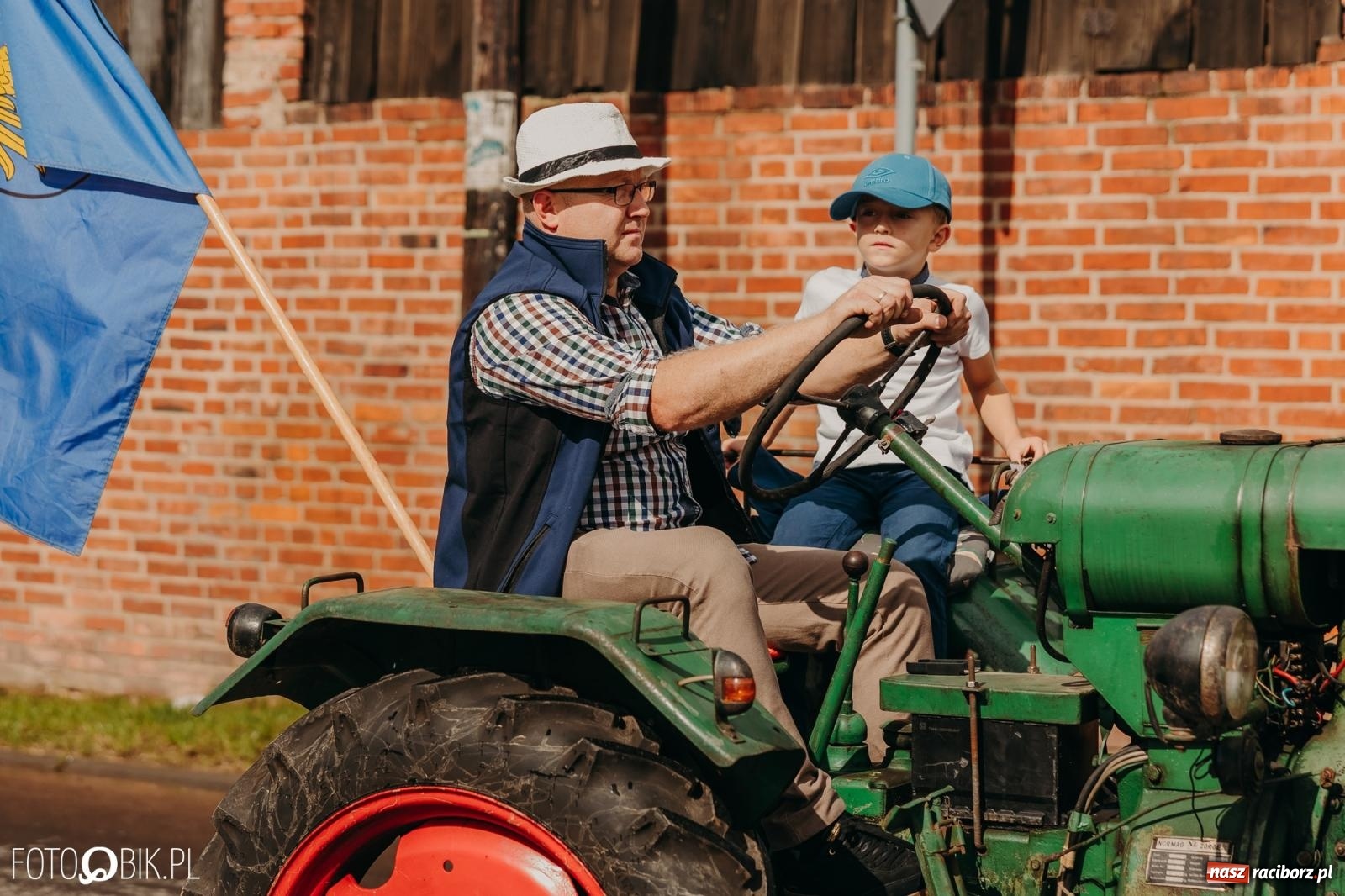 Zdjęcie w galerii na portalu naszraciborz.pl: Gamów zachwyca starą motoryzacją podczas dożynek [FOTO i WIDEO] wiadomości z regionu