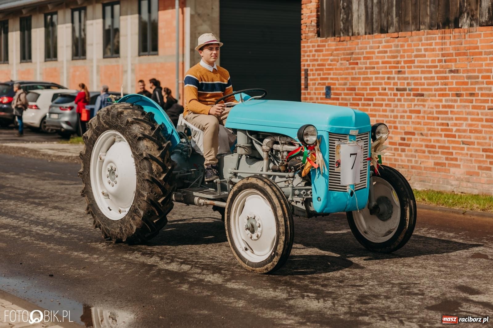 Zdjęcie w galerii na portalu naszraciborz.pl: Gamów zachwyca starą motoryzacją podczas dożynek [FOTO i WIDEO] wiadomości z regionu
