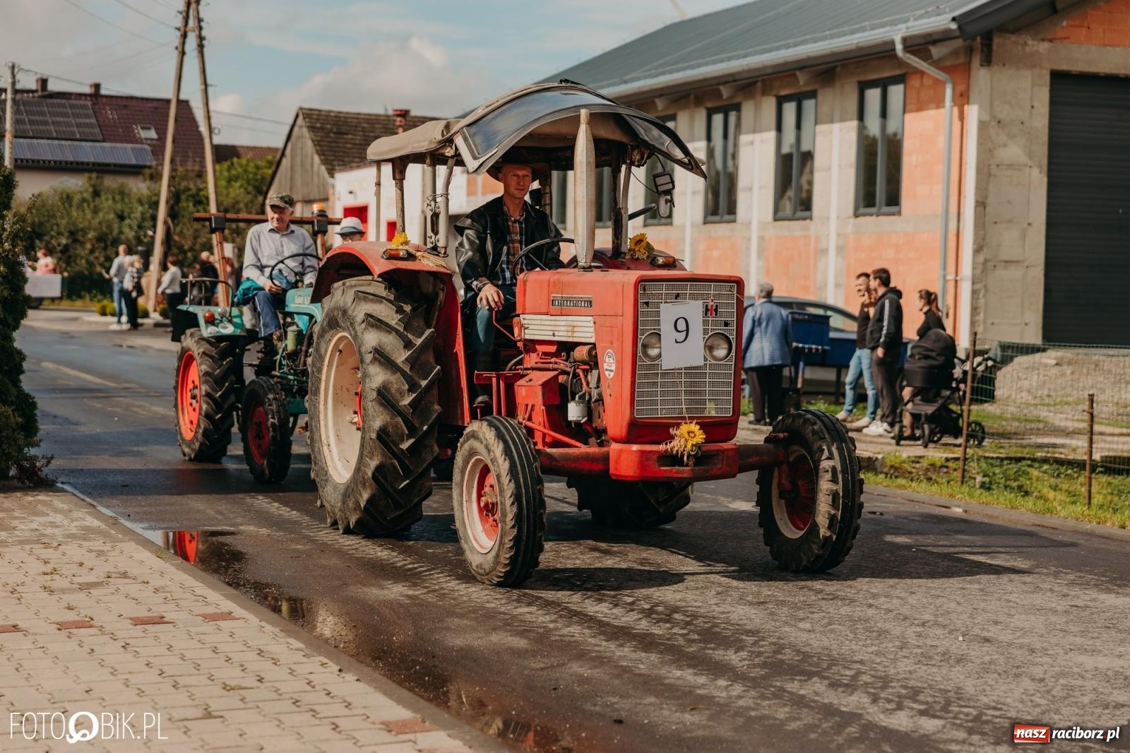 Zdjęcie w galerii na portalu naszraciborz.pl: Gamów zachwyca starą motoryzacją podczas dożynek [FOTO i WIDEO] wiadomości z regionu