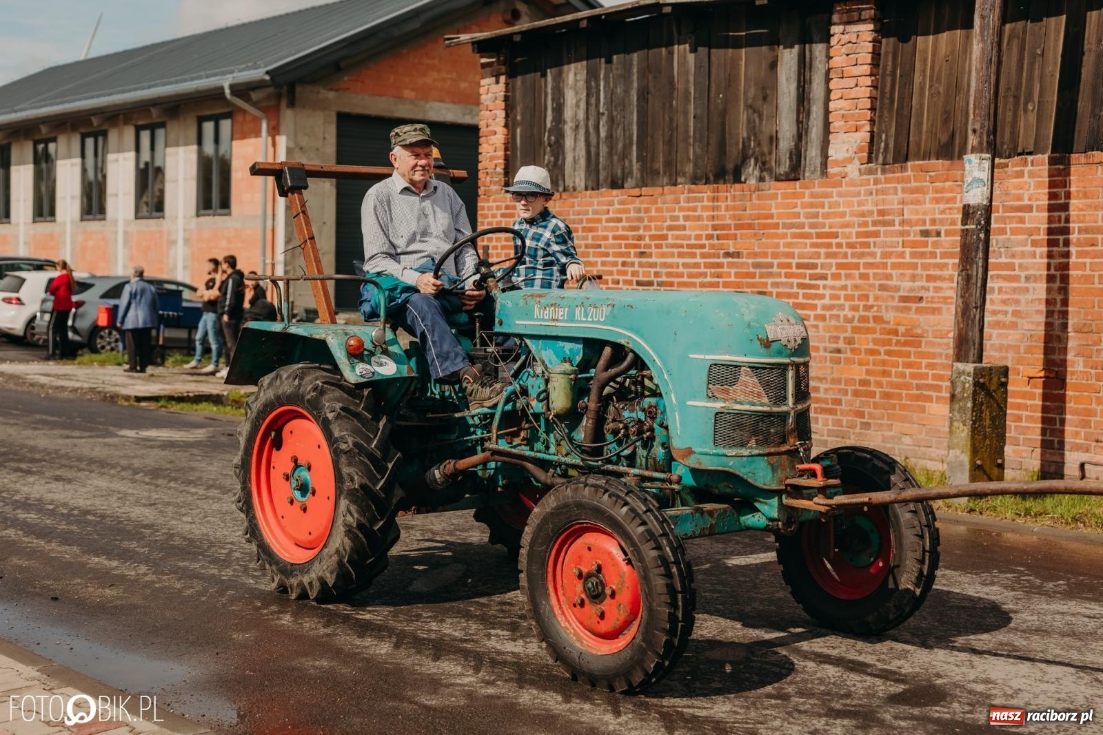 Zdjęcie w galerii na portalu naszraciborz.pl: Gamów zachwyca starą motoryzacją podczas dożynek [FOTO i WIDEO] wiadomości z regionu