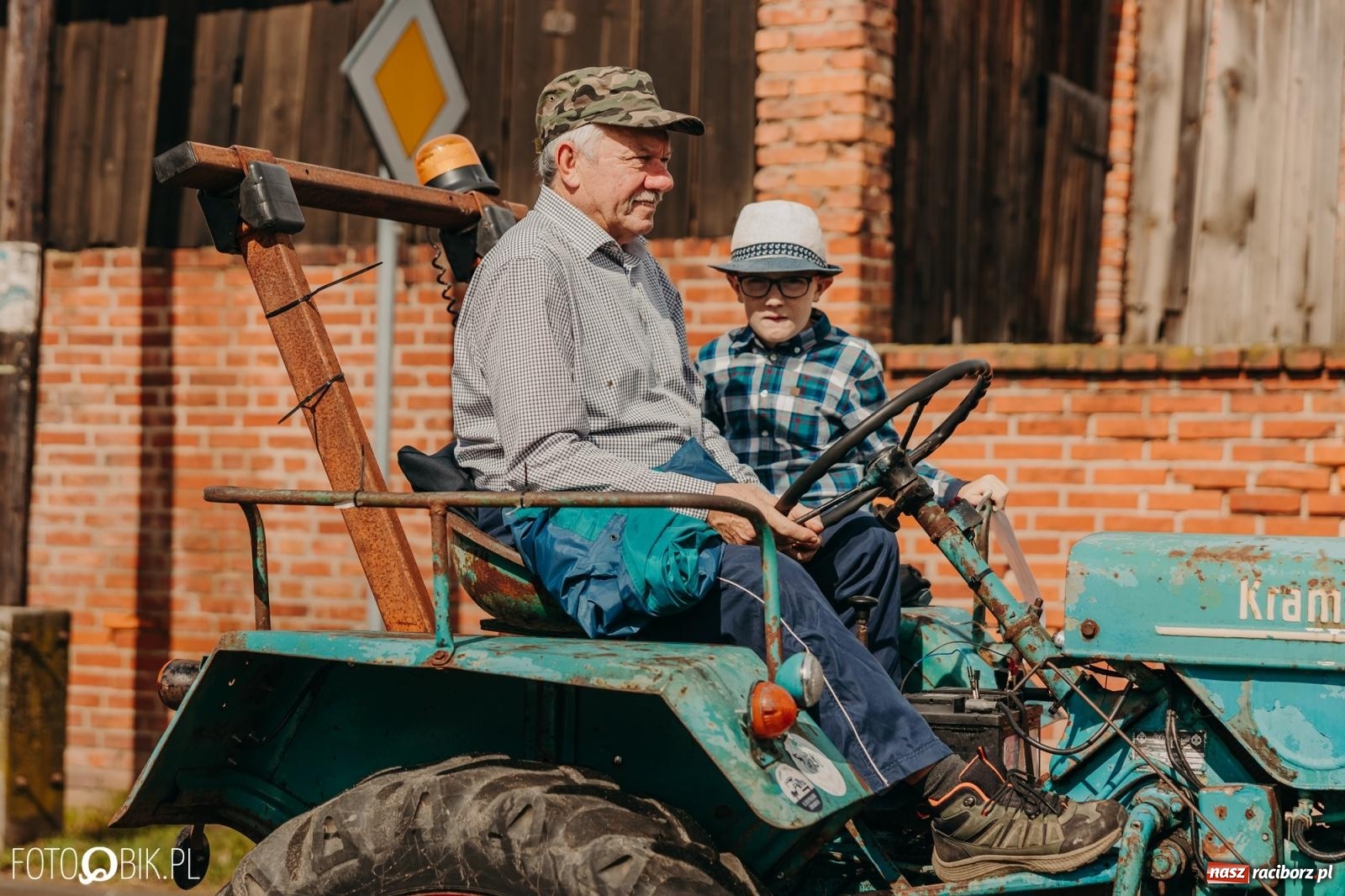 Zdjęcie w galerii na portalu naszraciborz.pl: Gamów zachwyca starą motoryzacją podczas dożynek [FOTO i WIDEO] wiadomości z regionu