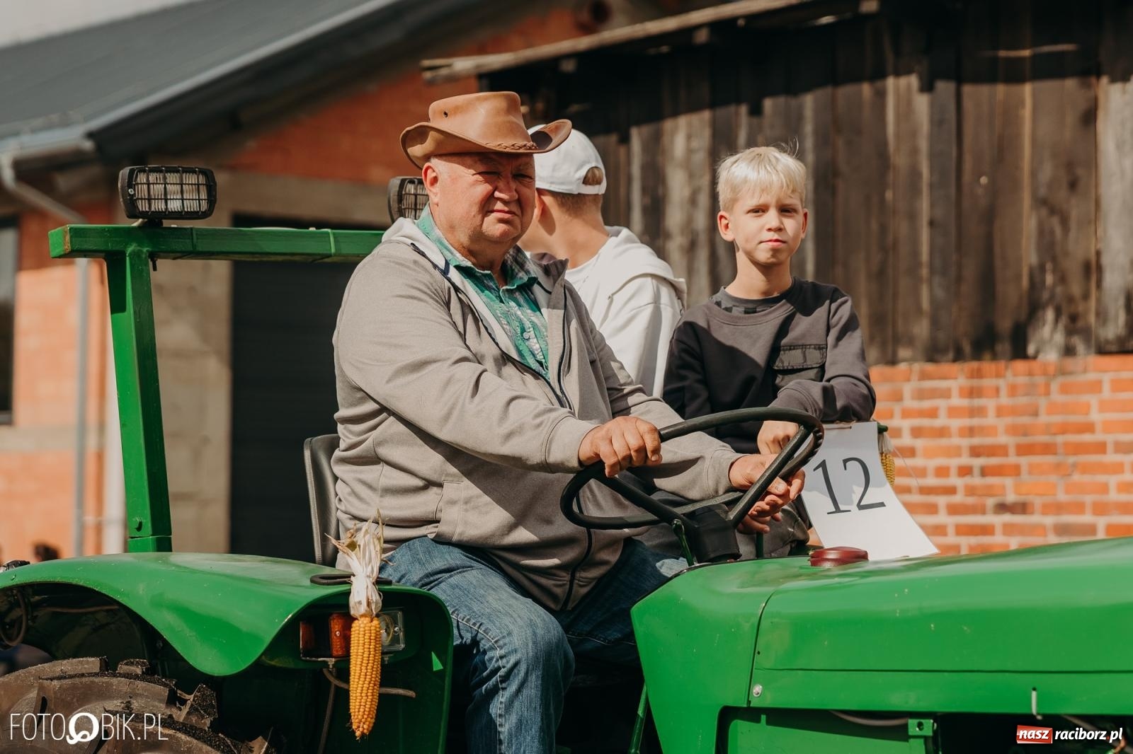 Zdjęcie w galerii na portalu naszraciborz.pl: Gamów zachwyca starą motoryzacją podczas dożynek [FOTO i WIDEO] wiadomości z regionu
