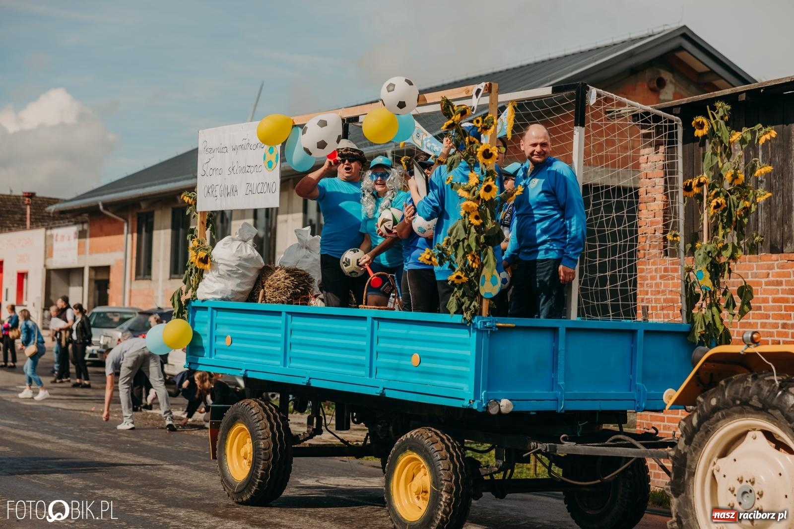 Zdjęcie w galerii na portalu naszraciborz.pl: Gamów zachwyca starą motoryzacją podczas dożynek [FOTO i WIDEO] wiadomości z regionu