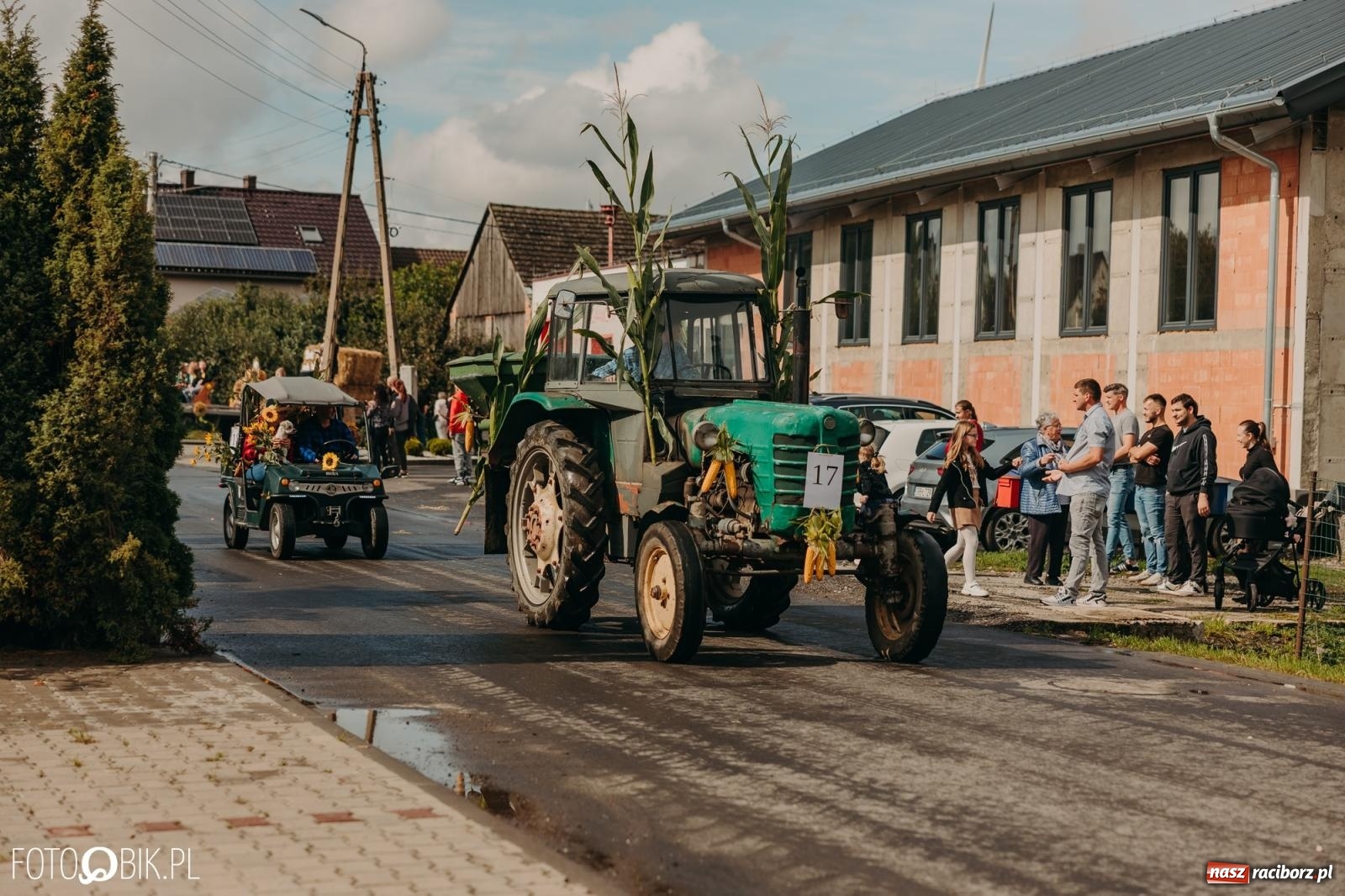 Zdjęcie w galerii na portalu naszraciborz.pl: Gamów zachwyca starą motoryzacją podczas dożynek [FOTO i WIDEO] wiadomości z regionu