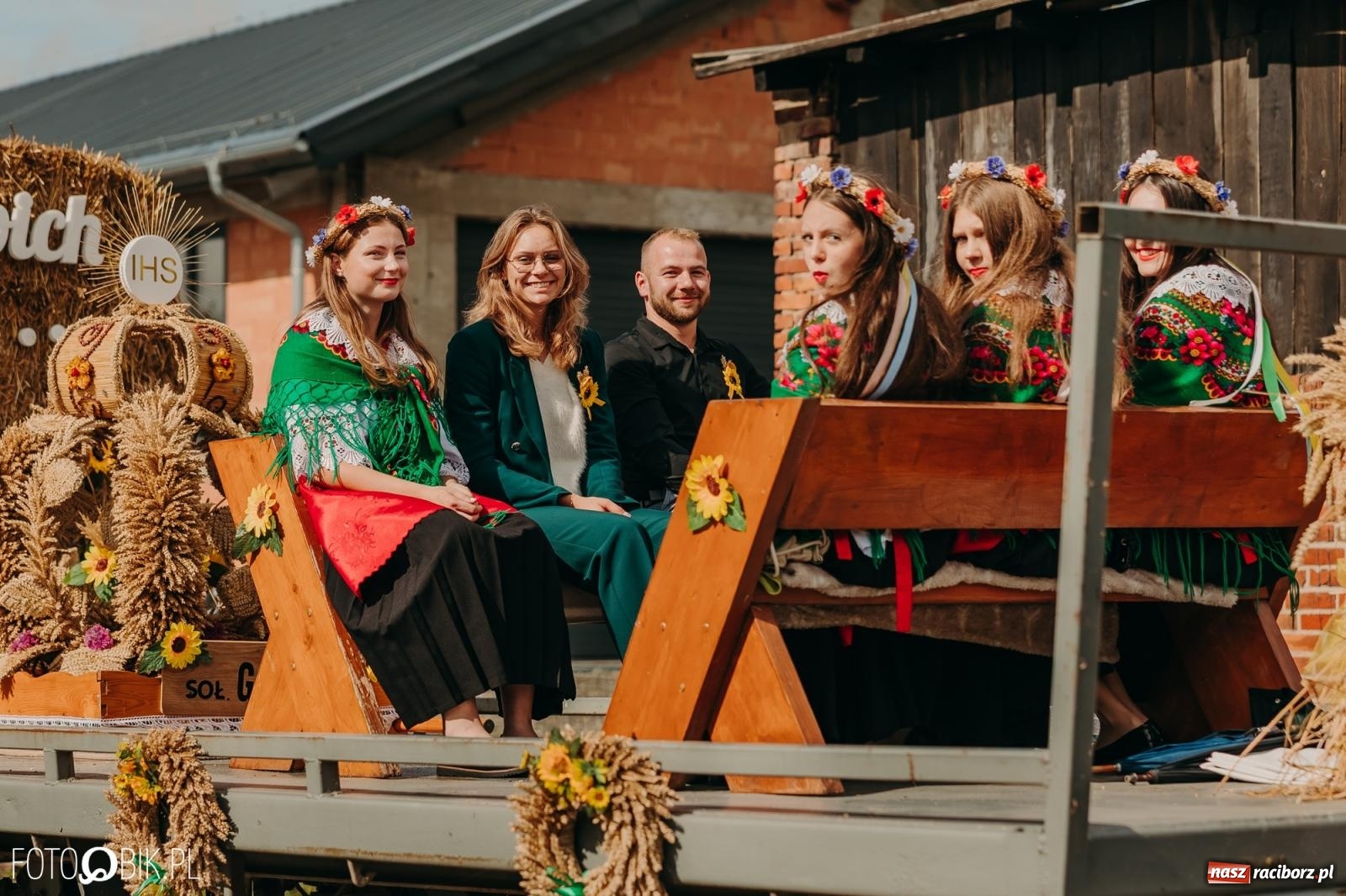 Zdjęcie w galerii na portalu naszraciborz.pl: Gamów zachwyca starą motoryzacją podczas dożynek [FOTO i WIDEO] wiadomości z regionu