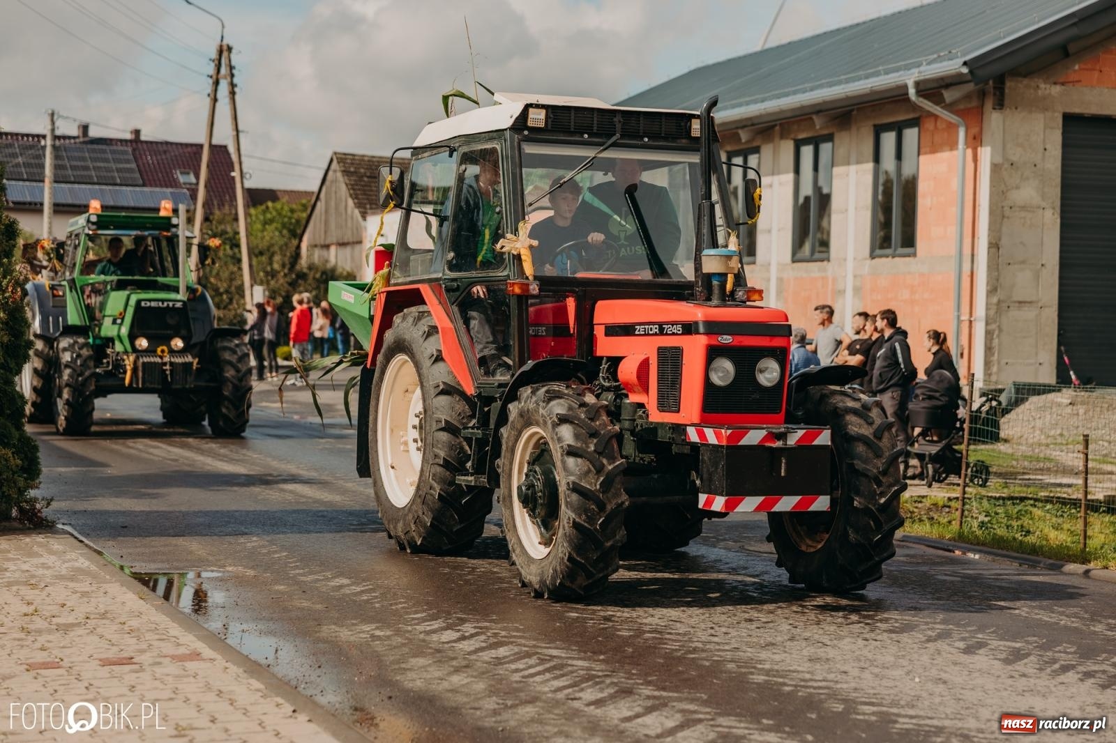 Zdjęcie w galerii na portalu naszraciborz.pl: Gamów zachwyca starą motoryzacją podczas dożynek [FOTO i WIDEO] wiadomości z regionu
