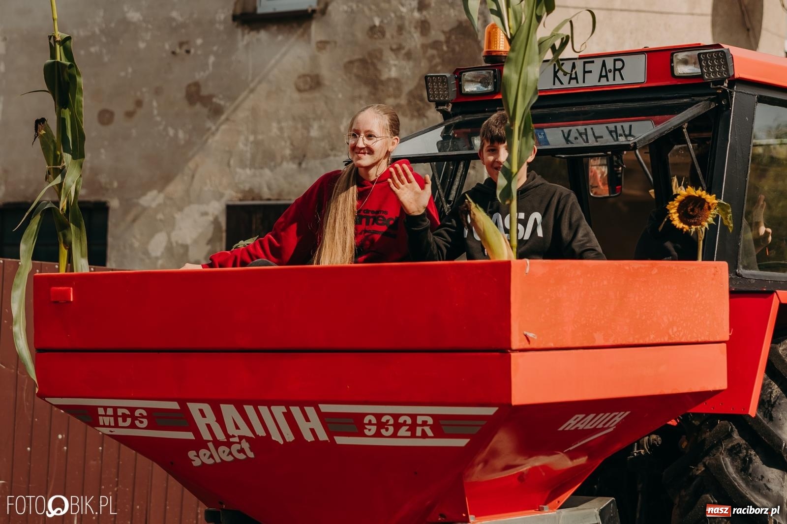 Zdjęcie w galerii na portalu naszraciborz.pl: Gamów zachwyca starą motoryzacją podczas dożynek [FOTO i WIDEO] wiadomości z regionu