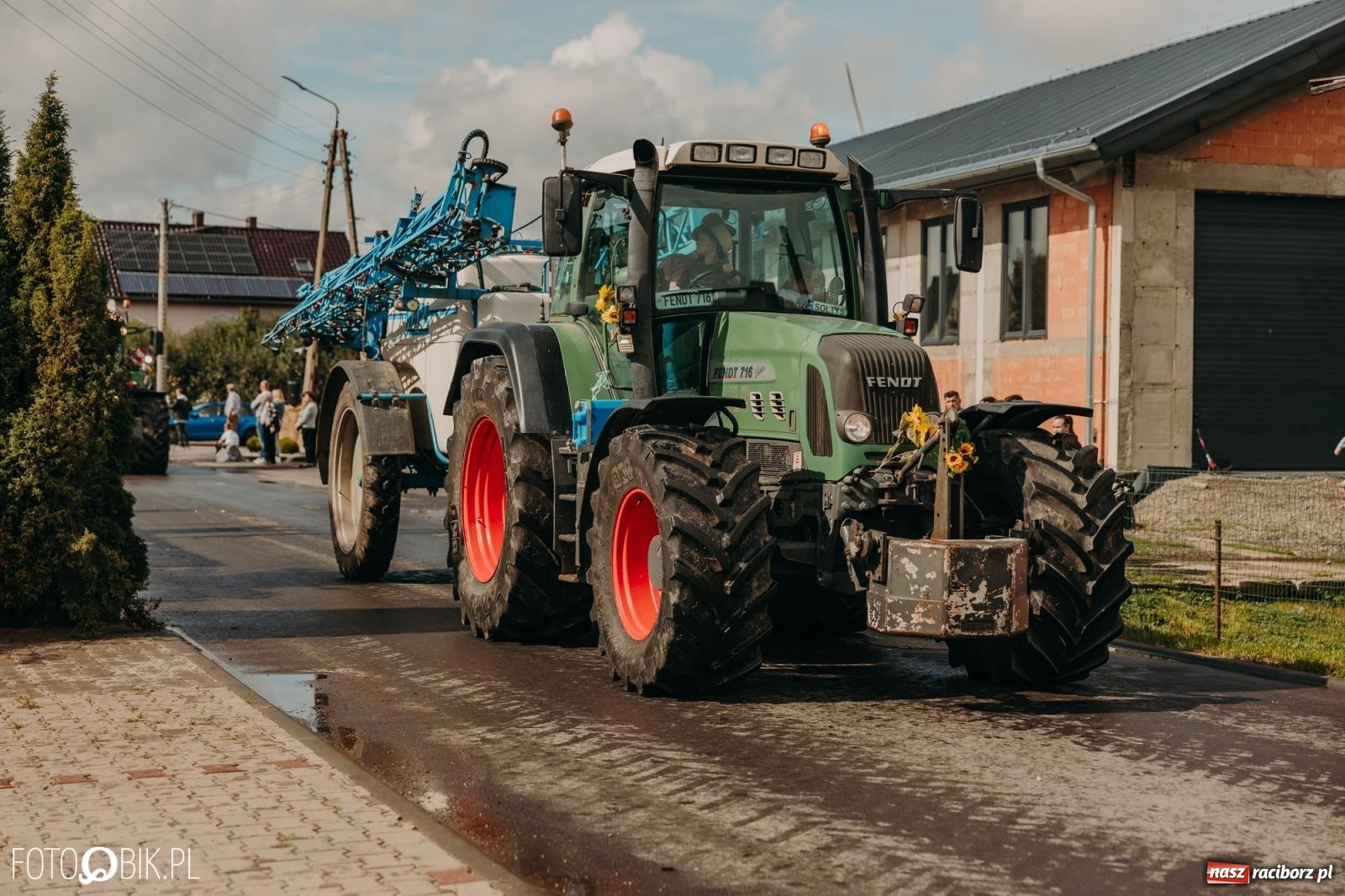 Zdjęcie w galerii na portalu naszraciborz.pl: Gamów zachwyca starą motoryzacją podczas dożynek [FOTO i WIDEO] wiadomości z regionu