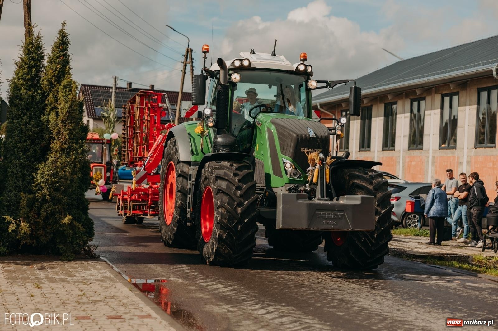 Zdjęcie w galerii na portalu naszraciborz.pl: Gamów zachwyca starą motoryzacją podczas dożynek [FOTO i WIDEO] wiadomości z regionu