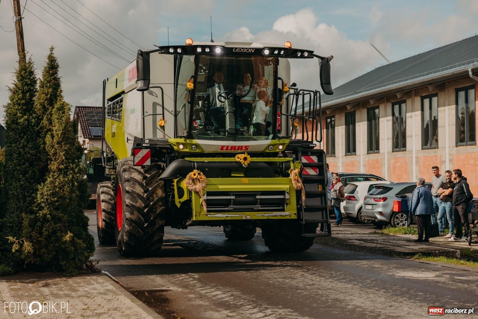 Zdjęcie w galerii na portalu naszraciborz.pl: Gamów zachwyca starą motoryzacją podczas dożynek [FOTO i WIDEO] wiadomości z regionu