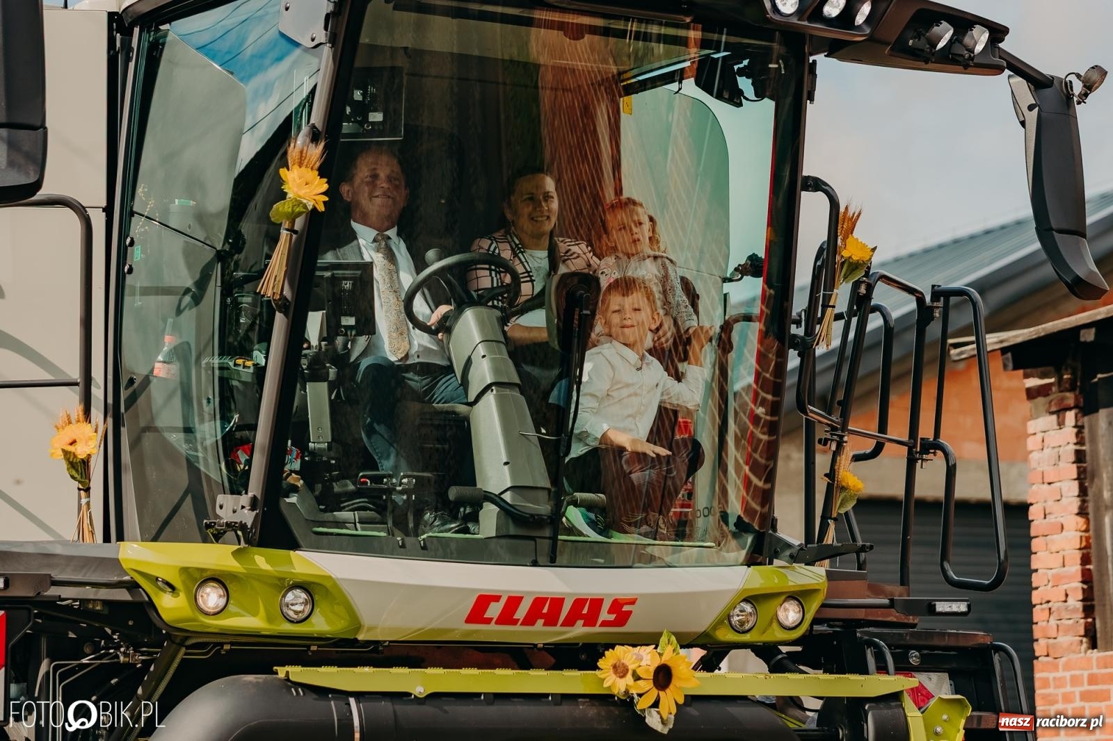 Zdjęcie w galerii na portalu naszraciborz.pl: Gamów zachwyca starą motoryzacją podczas dożynek [FOTO i WIDEO] wiadomości z regionu