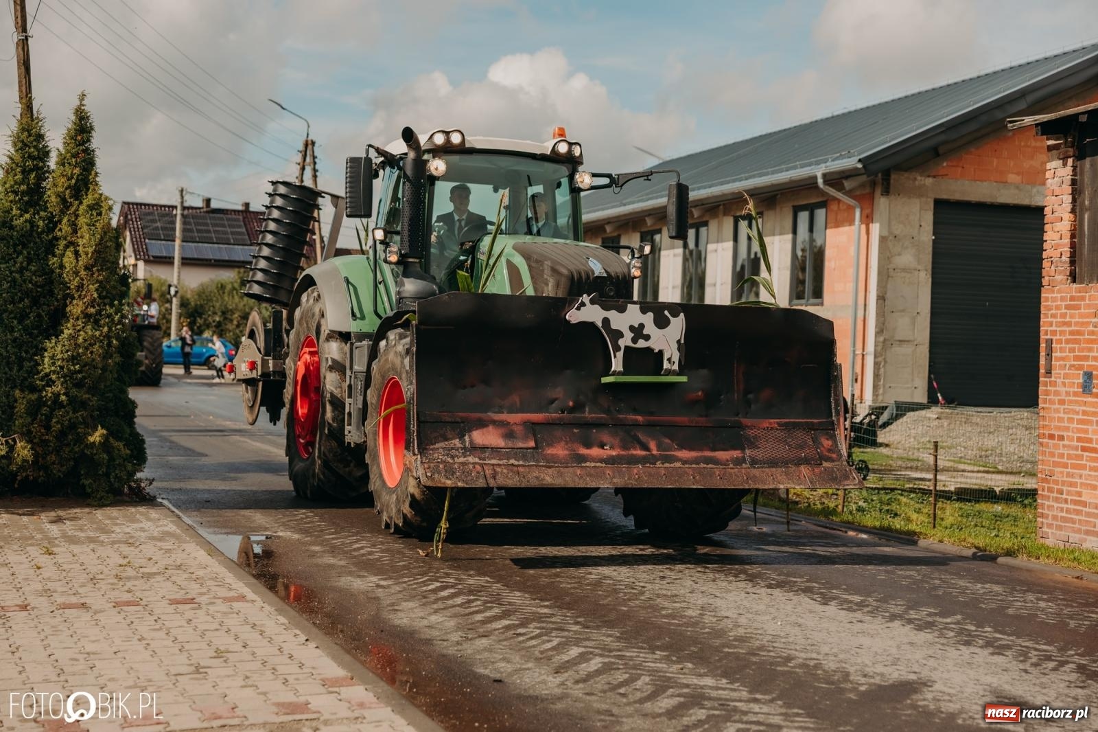 Zdjęcie w galerii na portalu naszraciborz.pl: Gamów zachwyca starą motoryzacją podczas dożynek [FOTO i WIDEO] wiadomości z regionu