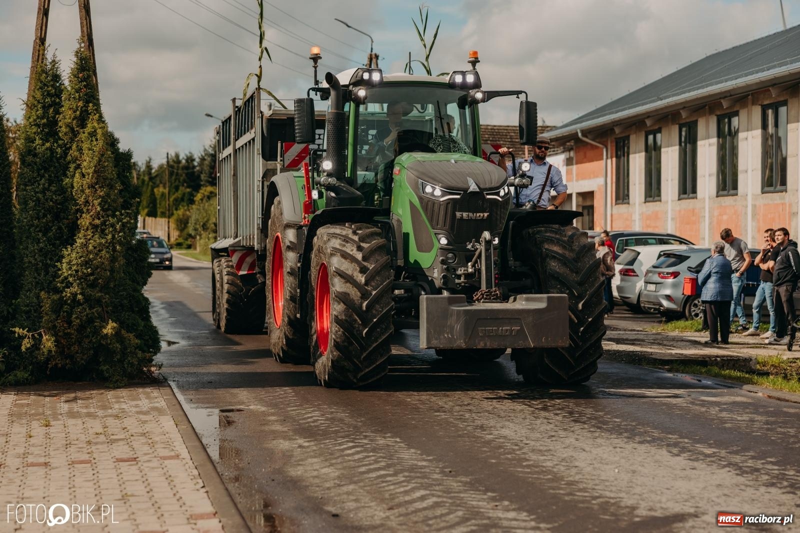 Zdjęcie w galerii na portalu naszraciborz.pl: Gamów zachwyca starą motoryzacją podczas dożynek [FOTO i WIDEO] wiadomości z regionu