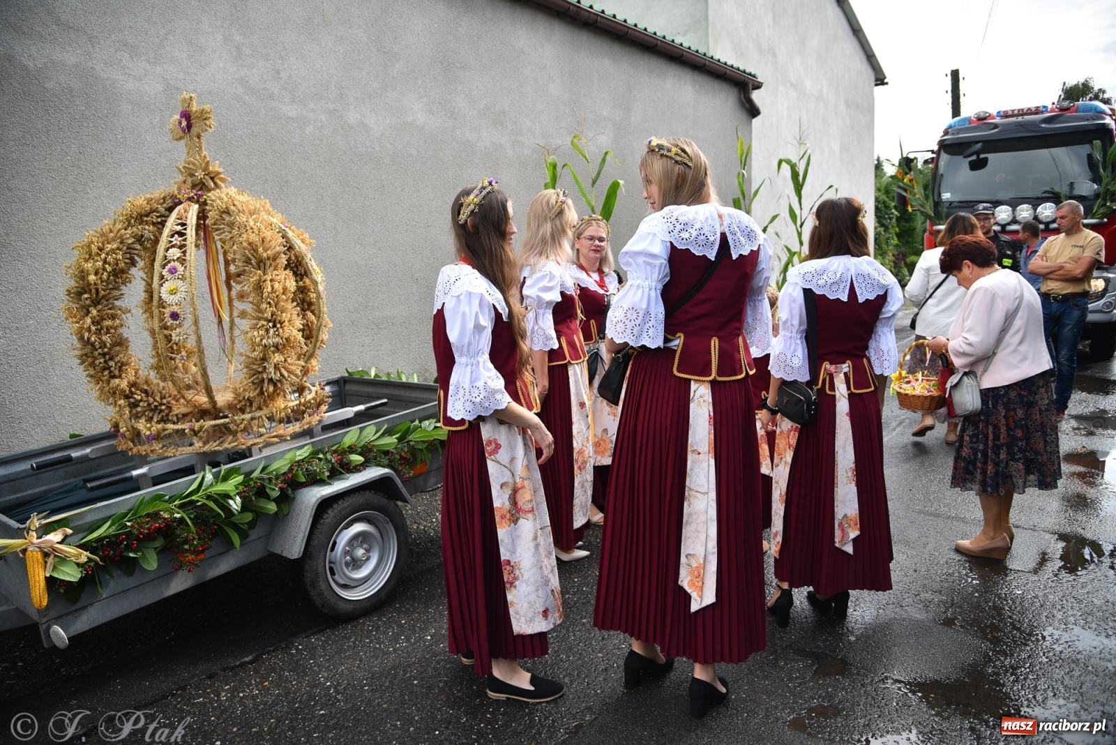 Zdjęcie w galerii na portalu naszraciborz.pl: Dożynkowy korowód wrócił do Zabełkowa [FOTO i WIDEO] wiadomości z regionu