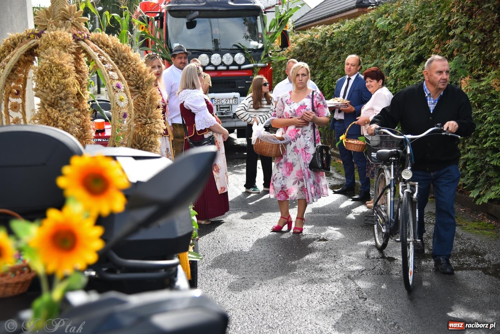 Zdjęcie w galerii na portalu naszraciborz.pl: Dożynkowy korowód wrócił do Zabełkowa [FOTO i WIDEO] wiadomości z regionu