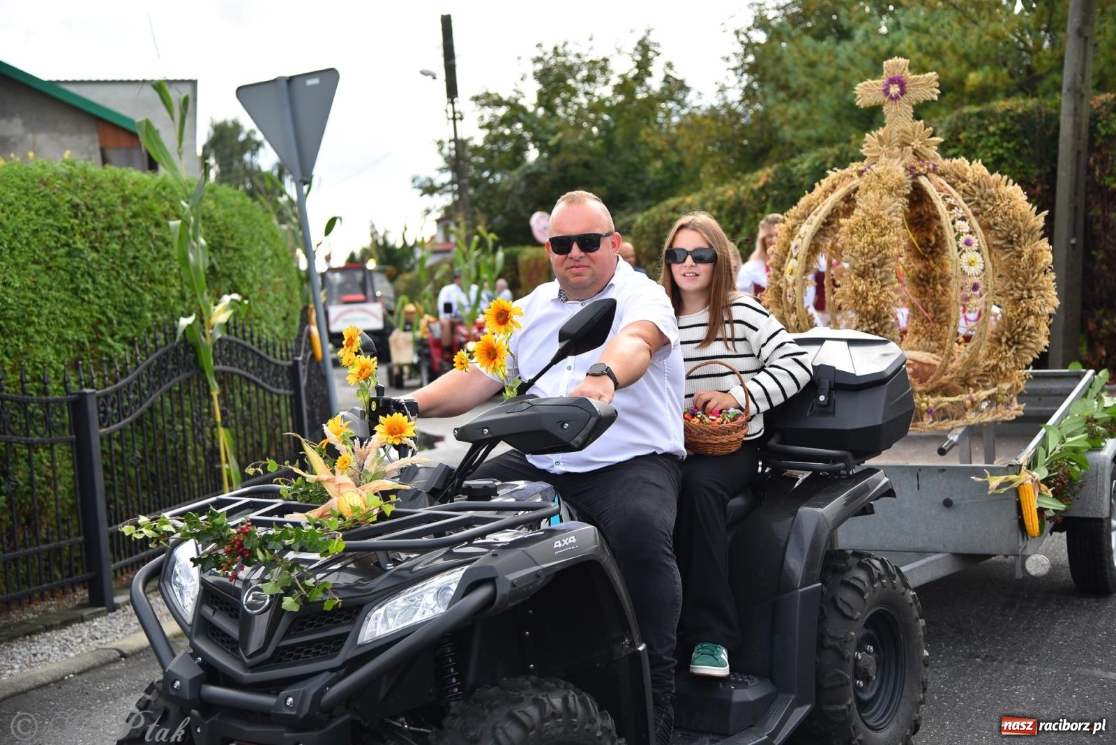Zdjęcie w galerii na portalu naszraciborz.pl: Dożynkowy korowód wrócił do Zabełkowa [FOTO i WIDEO] wiadomości z regionu
