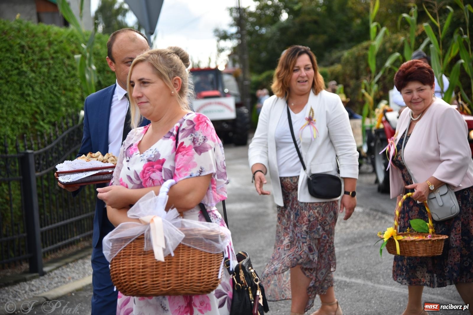 Zdjęcie w galerii na portalu naszraciborz.pl: Dożynkowy korowód wrócił do Zabełkowa [FOTO i WIDEO] wiadomości z regionu